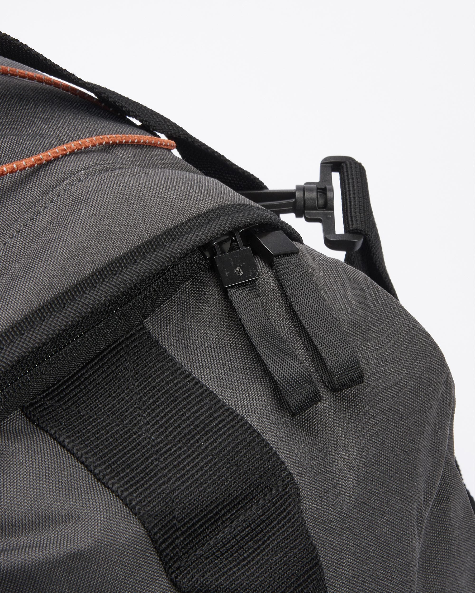 Barbour Arwin Unisex Canvas Duffle Bag - Image 6