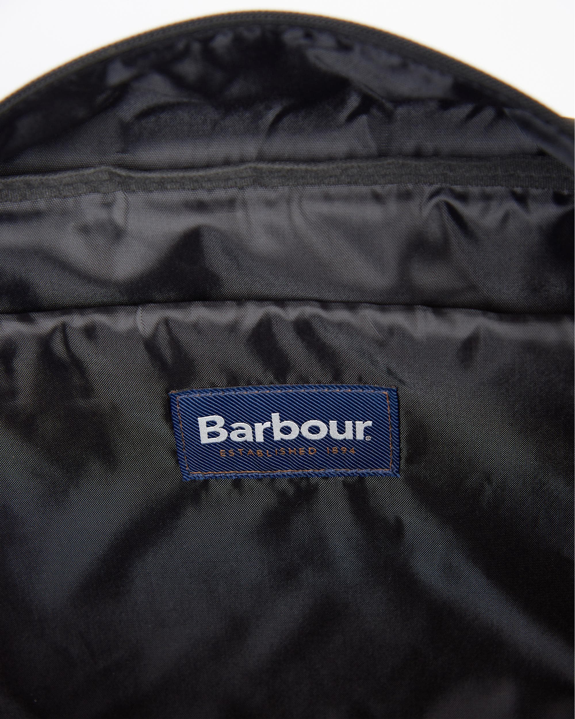 Barbour Arwin Unisex Canvas Holdall - Image 8