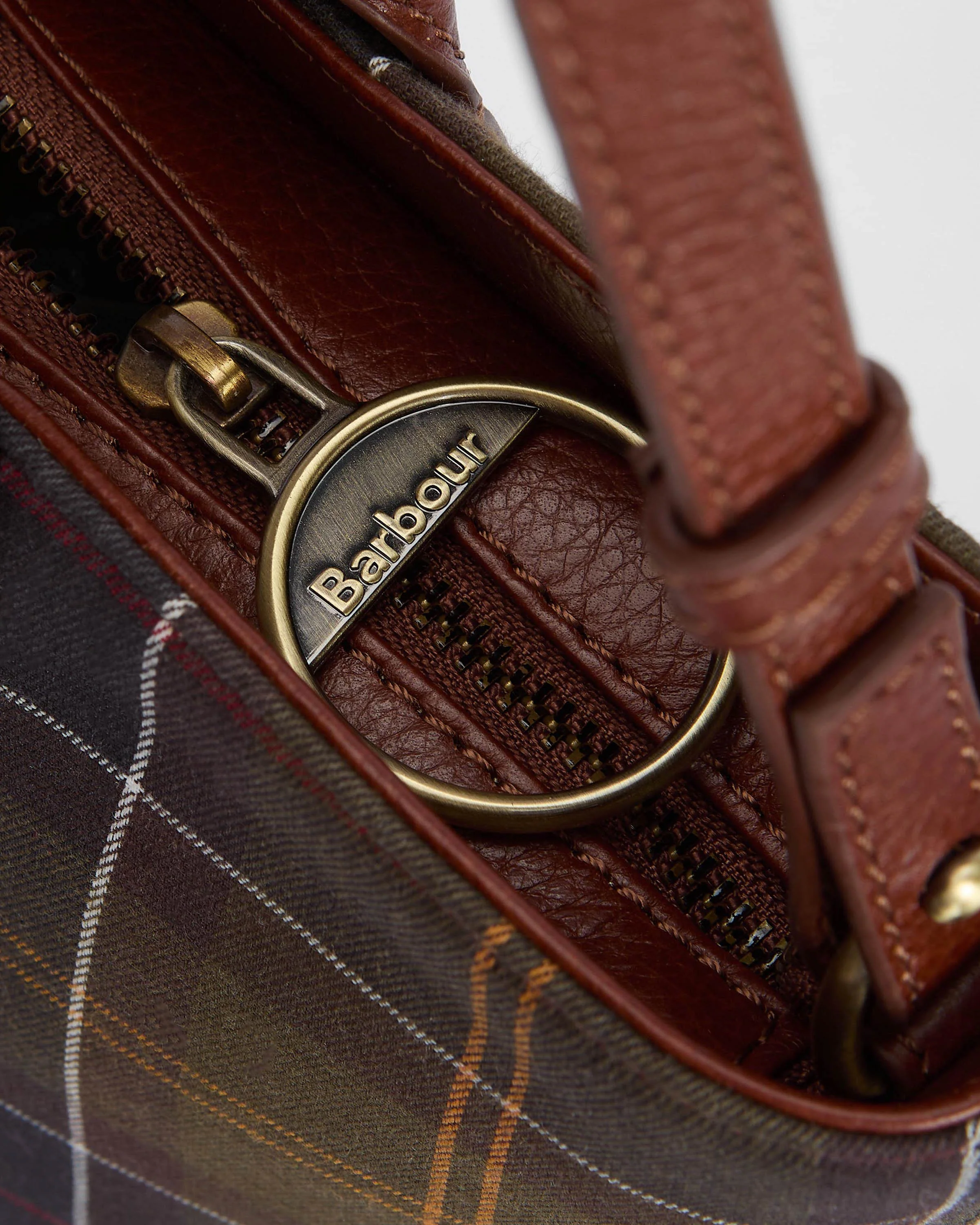 Barbour Birch Womens Tartan Tote Bag- Classic Tartan - Image 7