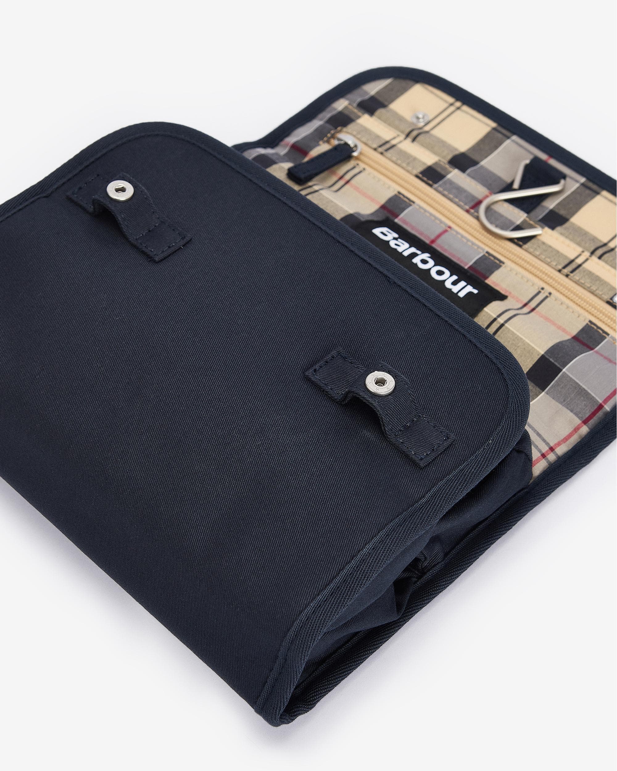 Barbour Cascade Mens Hanging Washbag - Image 2