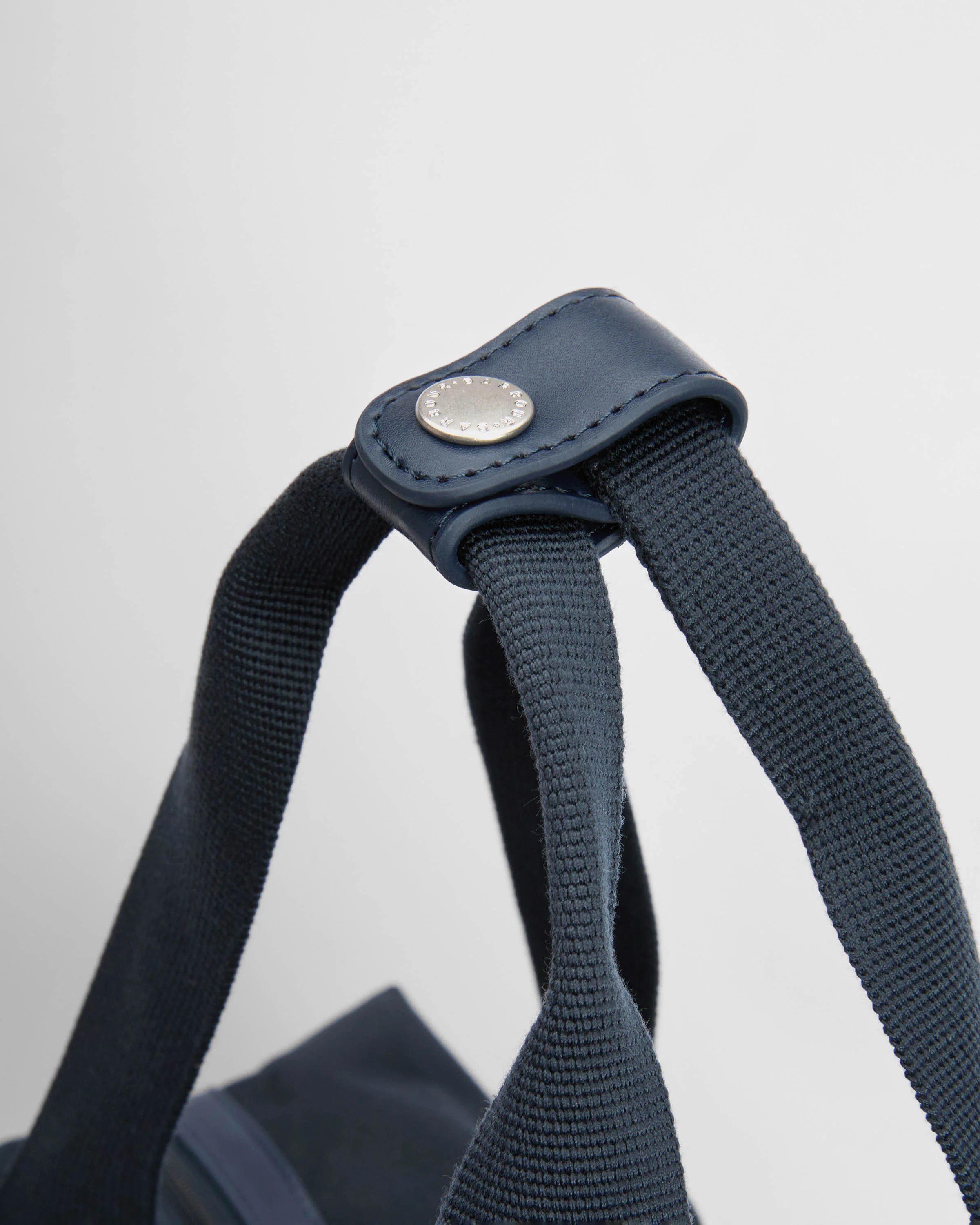 Barbour Cascade Mens Holdall - Navy - Image 10