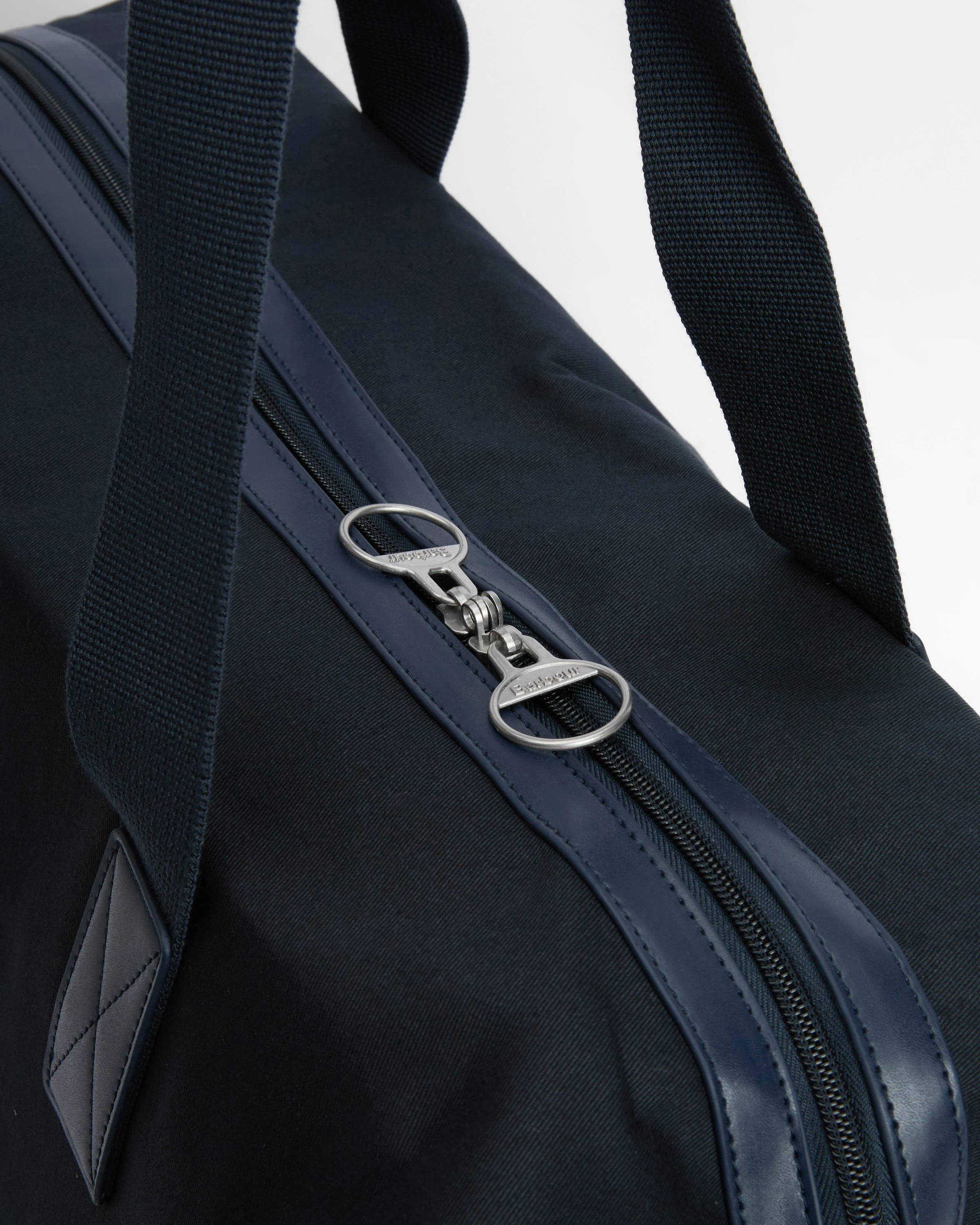 Barbour Cascade Mens Holdall - Navy - Image 12