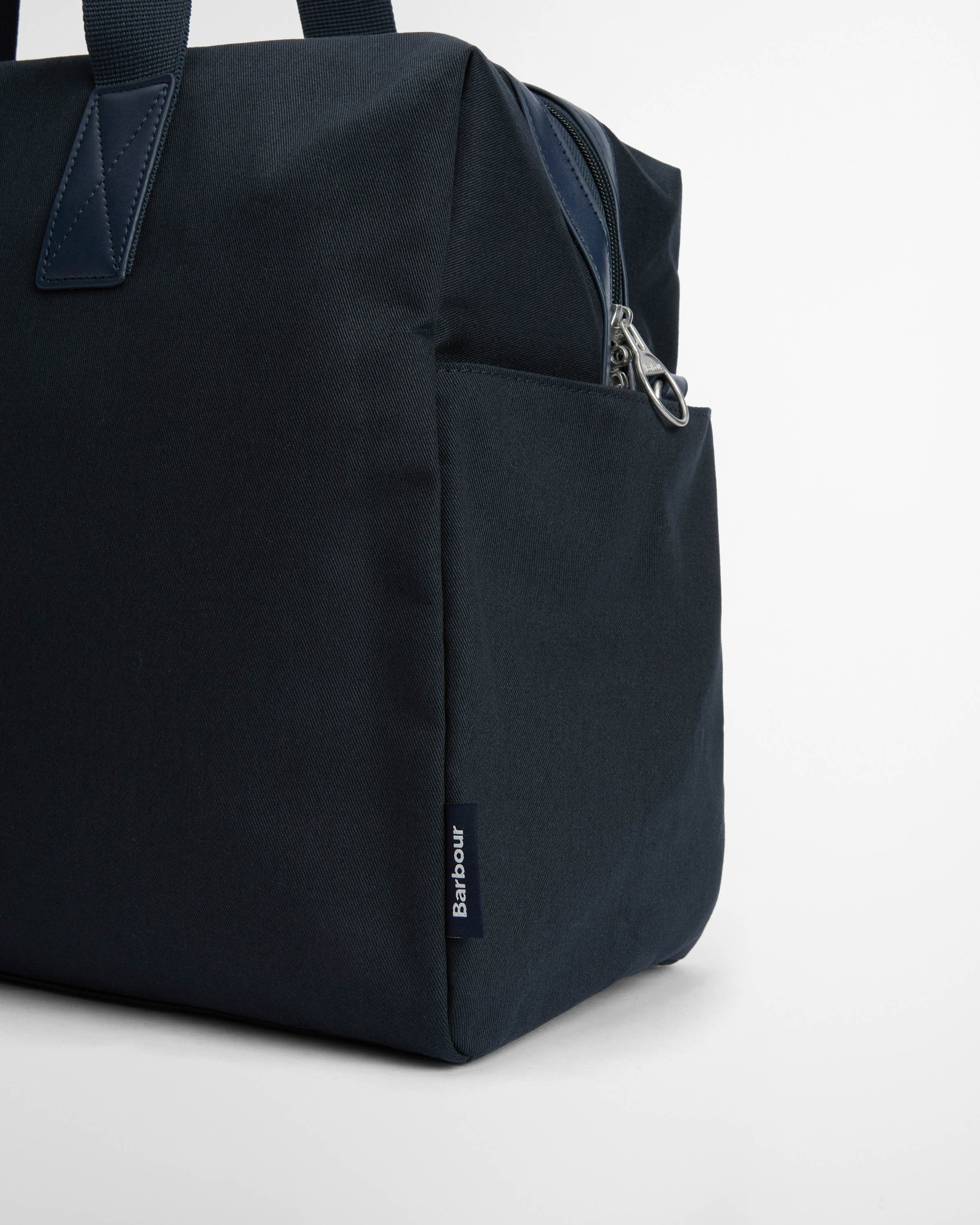 Barbour Cascade Mens Holdall - Navy - Image 13
