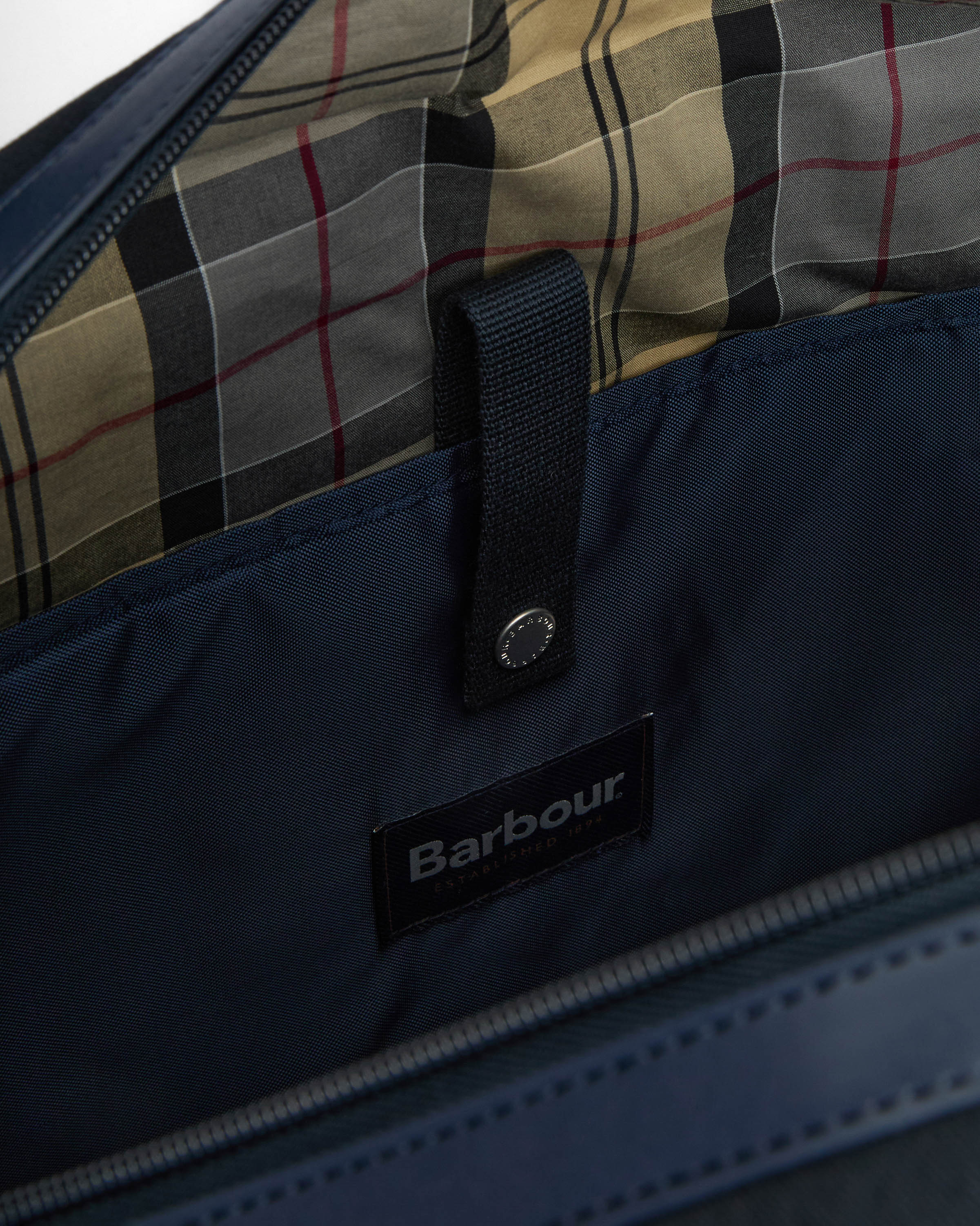 Barbour Cascade Mens Holdall - Navy - Image 4