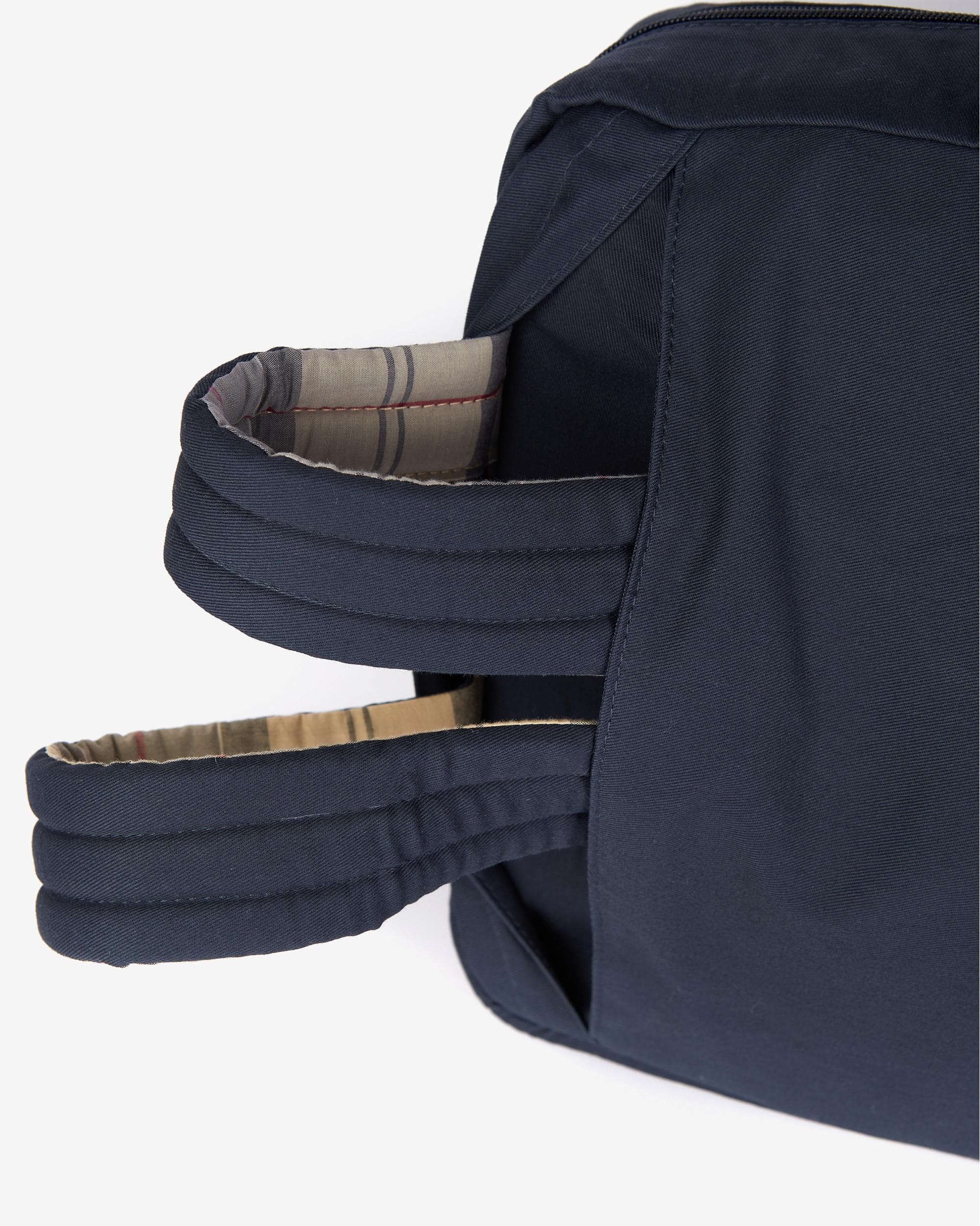 Barbour Cascade Multiway Unisex Laptop Bag - Image 6