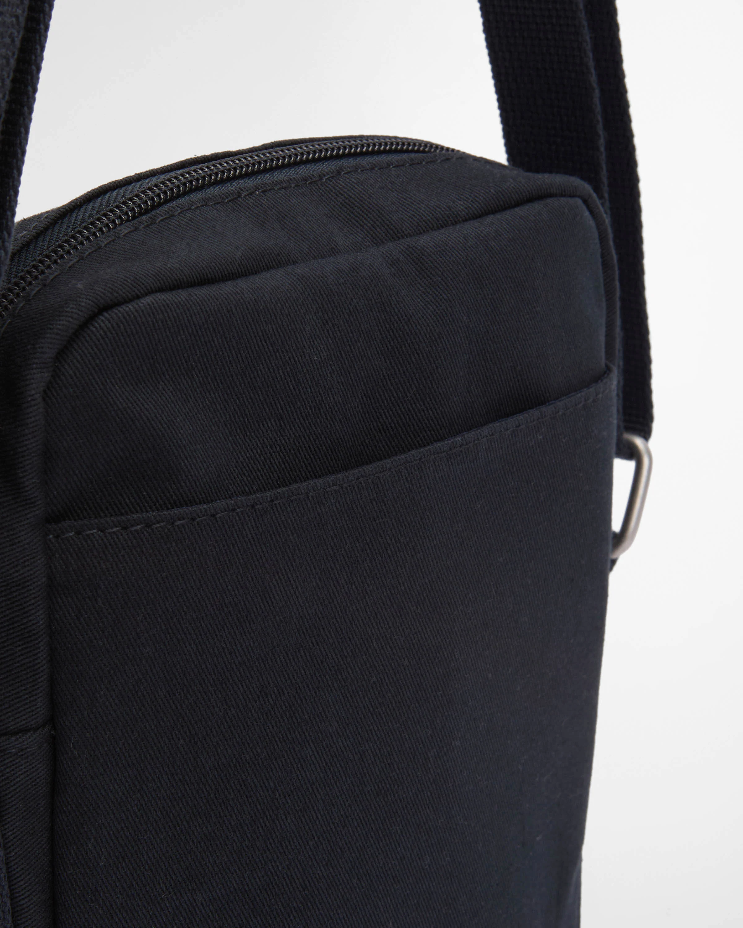 Barbour Cascade Unisex Flight Bag - Navy - Image 4
