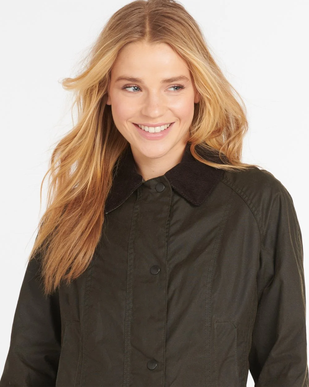 Barbour Classic Beadnell Ladies Wax Jacket - Image 4