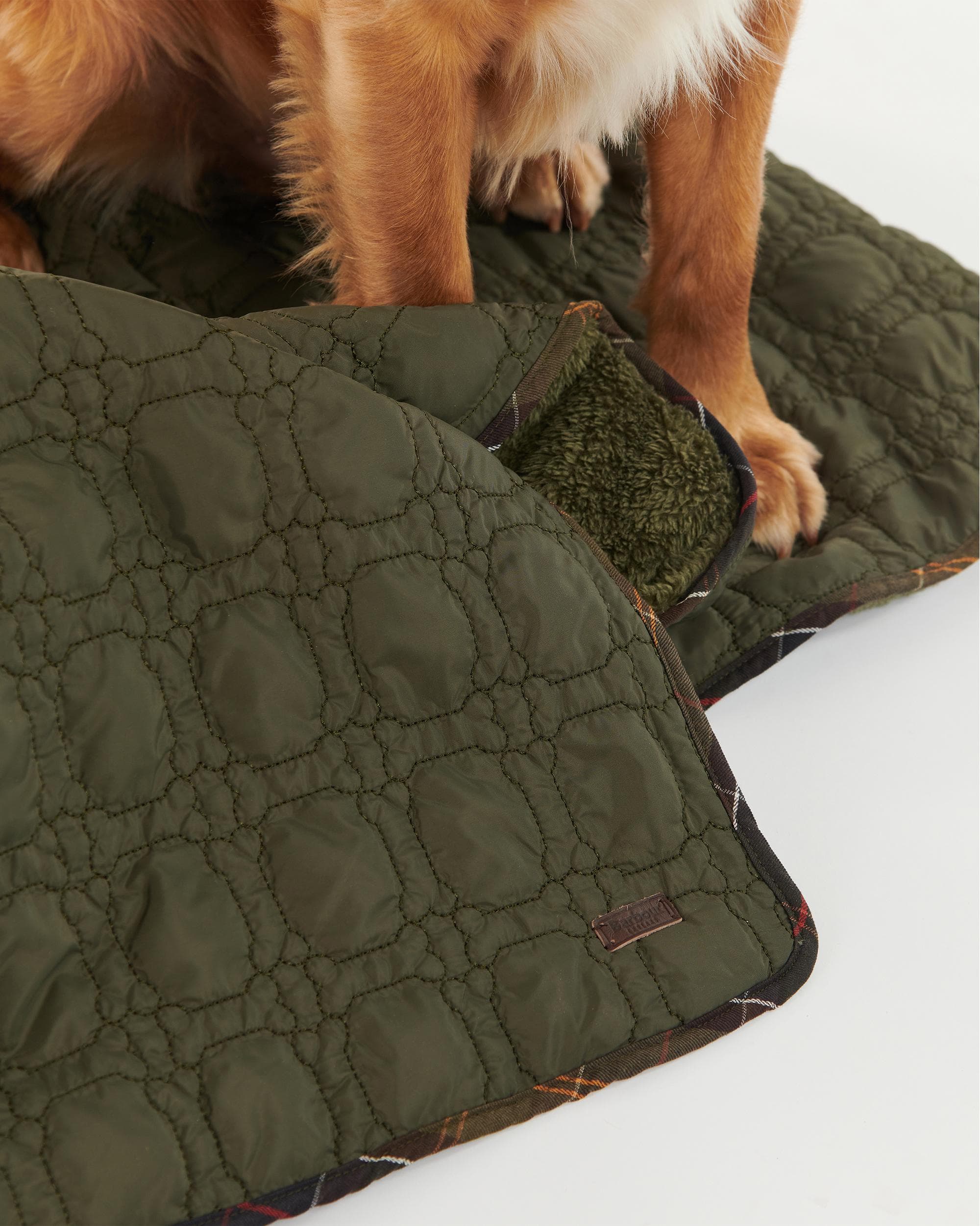 Barbour Dog Bone Quilted Blanket - Image 3