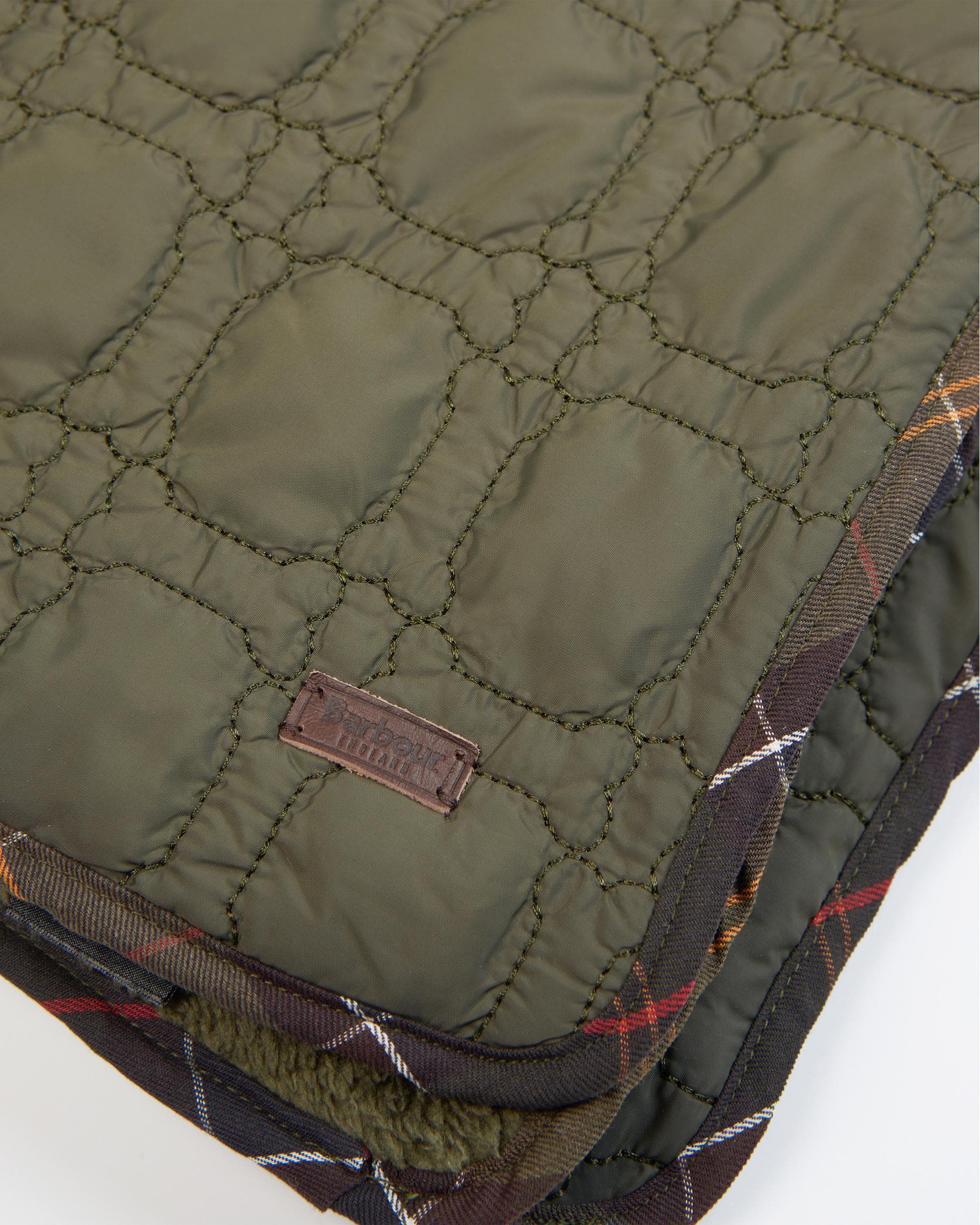 Barbour Dog Bone Quilted Blanket - Image 6