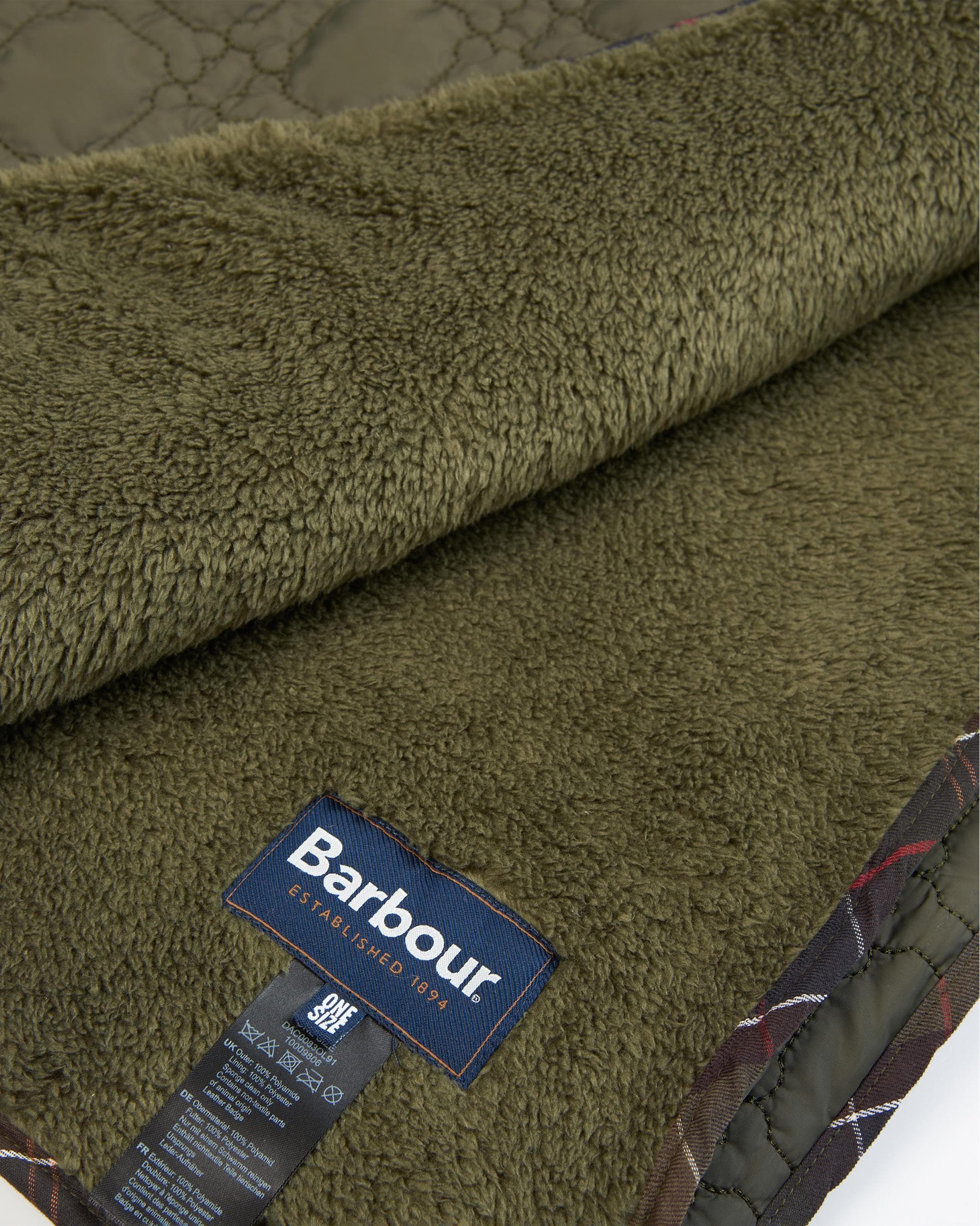 Barbour Dog Bone Quilted Blanket - Image 7