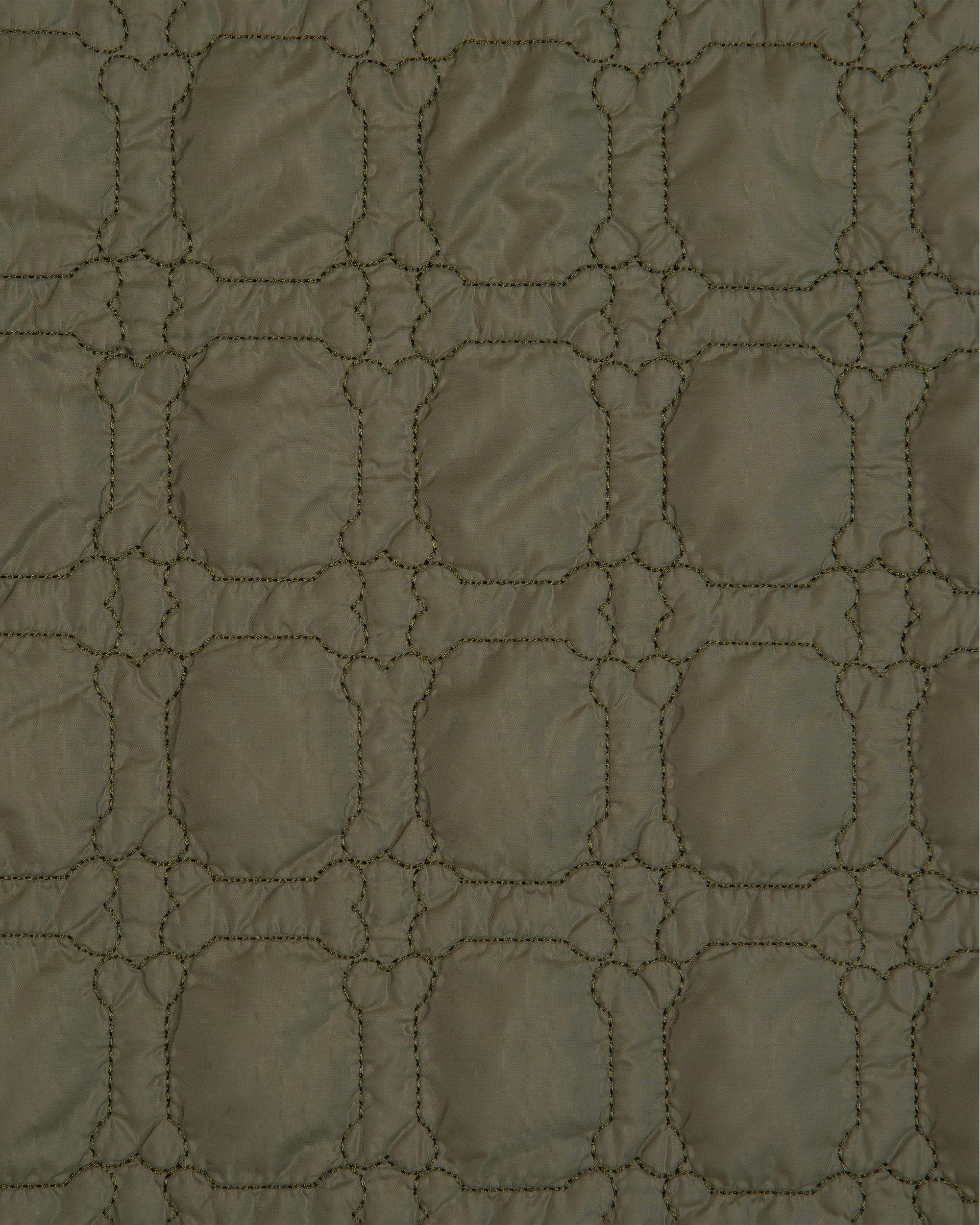 Barbour Dog Bone Quilted Blanket - Image 8