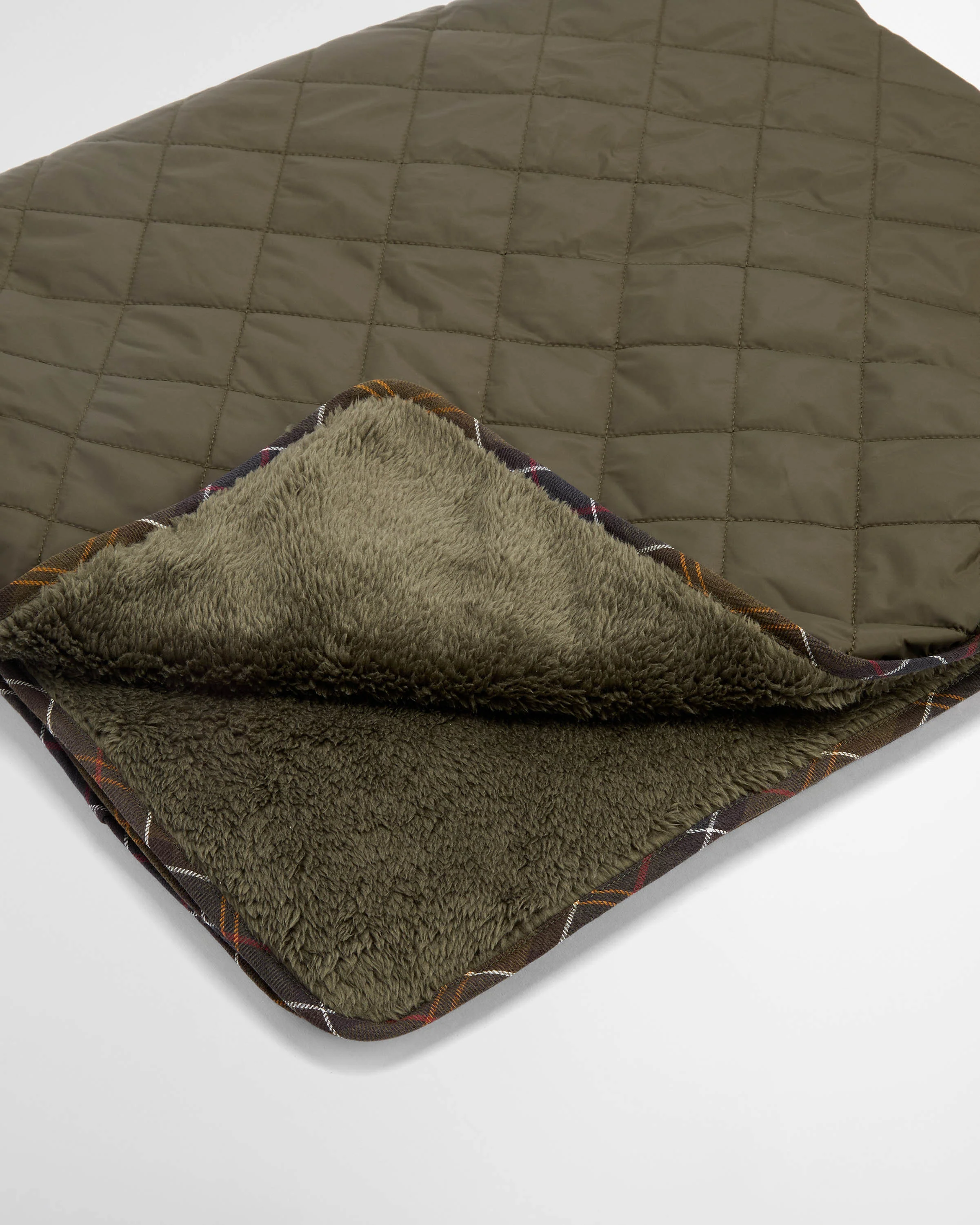Barbour Dog Quilt & Fleece Blanket - Olive - Image 5