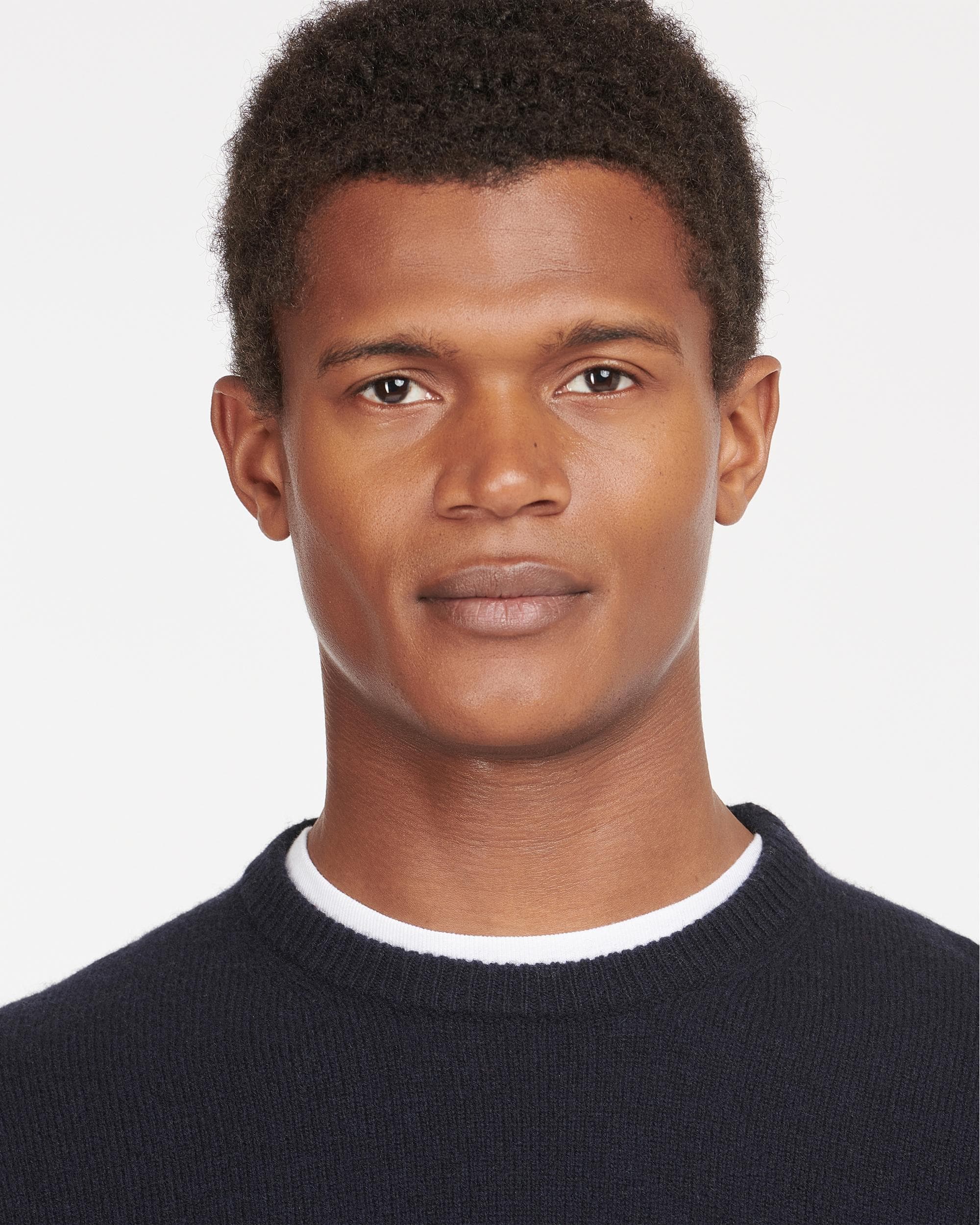 Barbour Essential Patch Mens Crew-Neck Jumper - Navy - Image 2