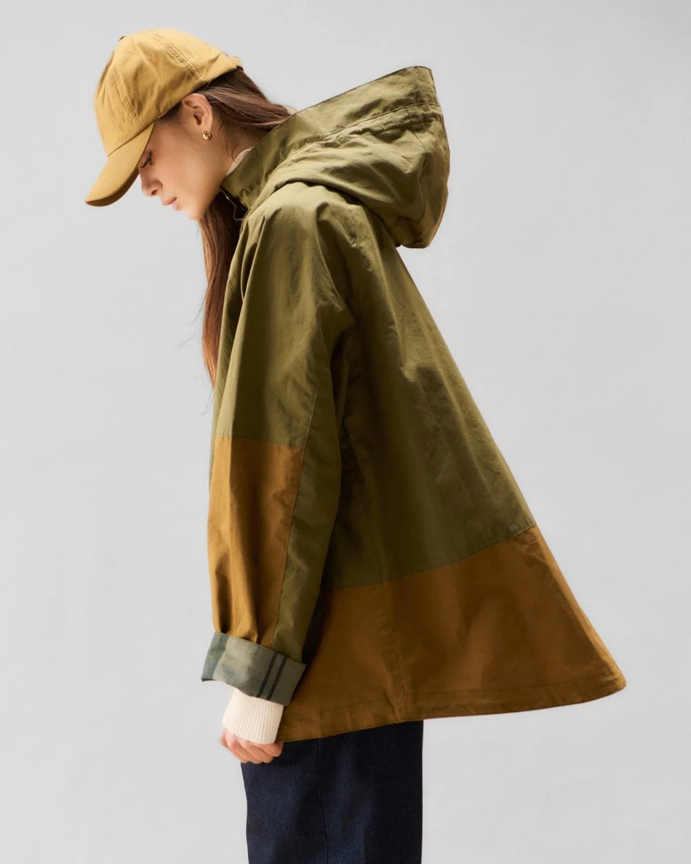 Barbour Hayley Womens Showerproof Jacket - Image 2