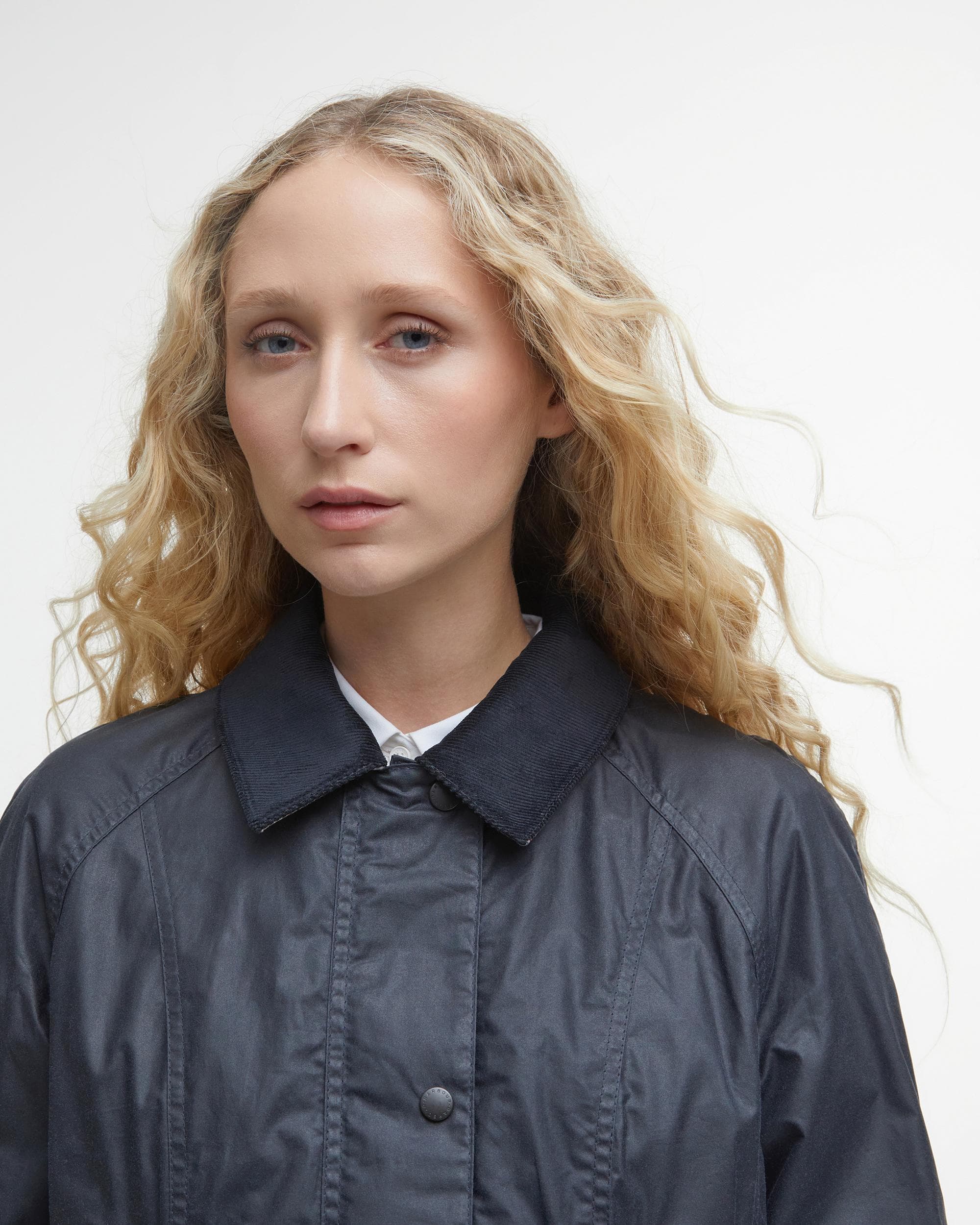Barbour Lightweight Beadnell Womens Wax Jacket - Royal Navy - Image 2