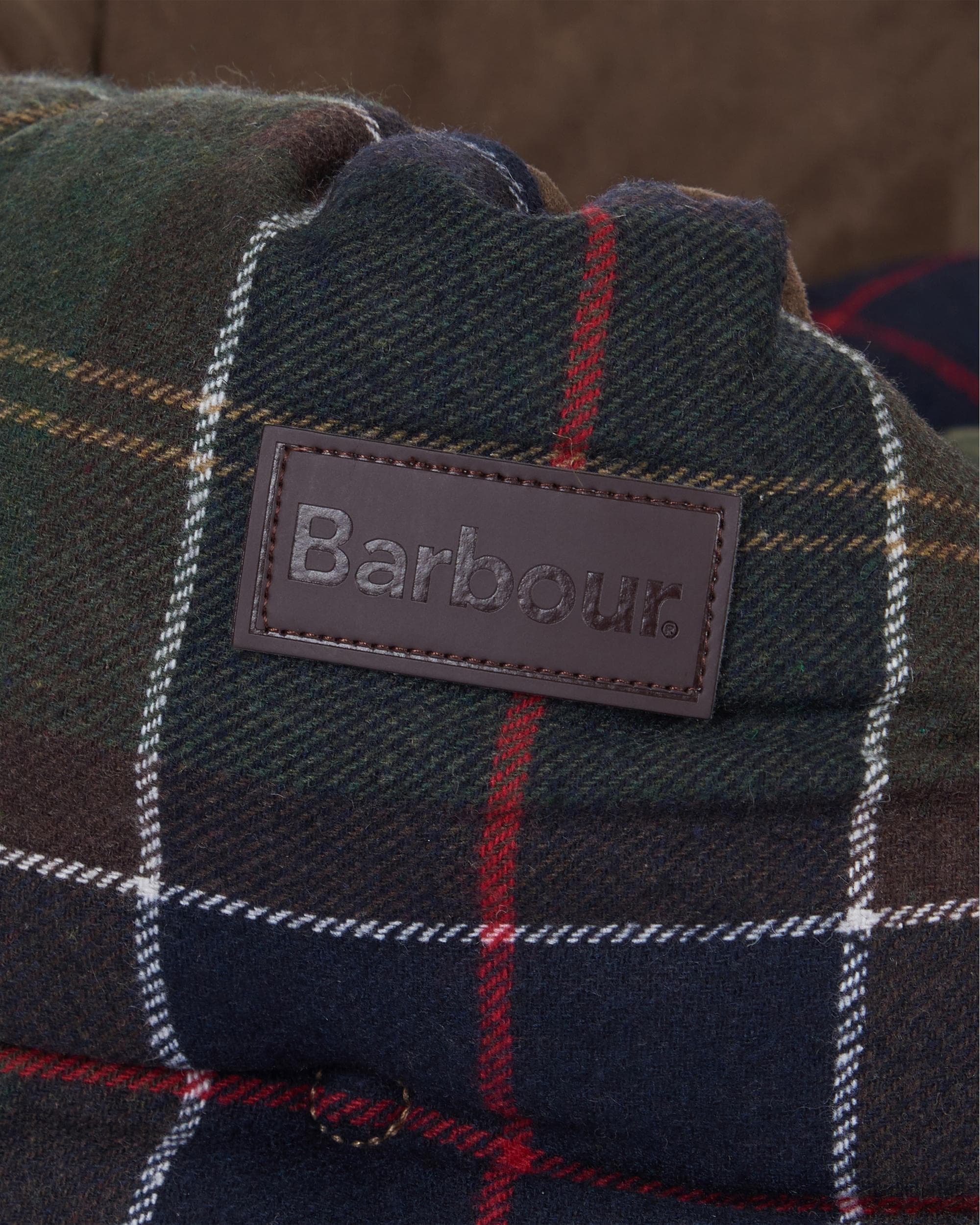 Barbour Luxury Dog Bed 30 Inches - Image 7