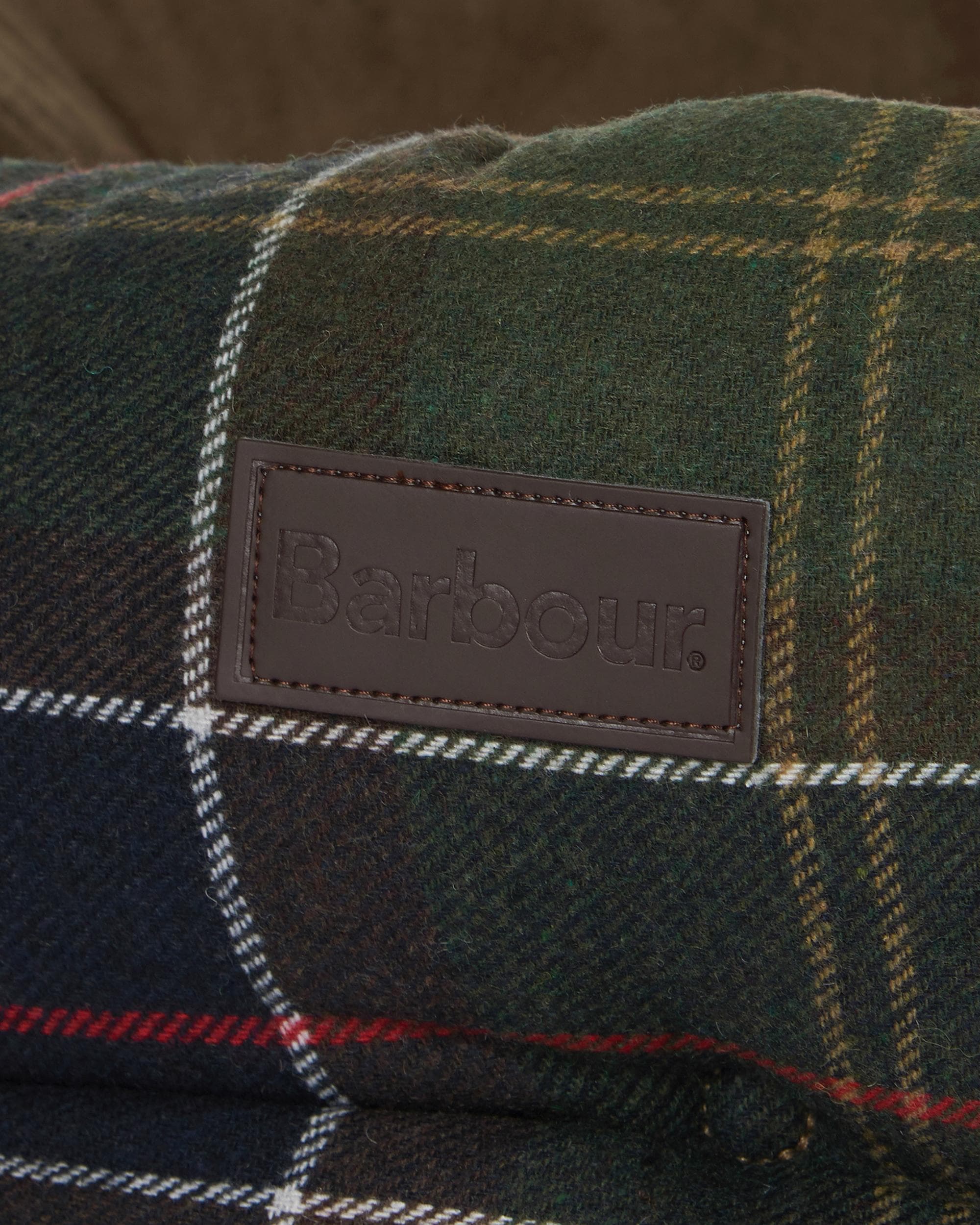 Barbour Luxury Dog Bed 30 Inches - Image 9