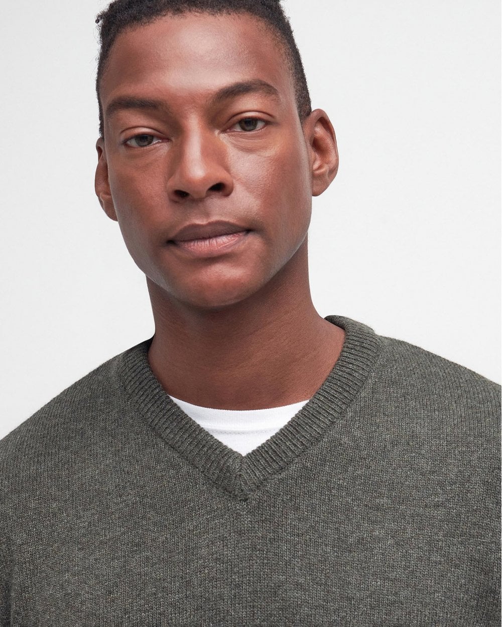 Barbour Nelson Essential V Neck Mens Jumper - Image 2
