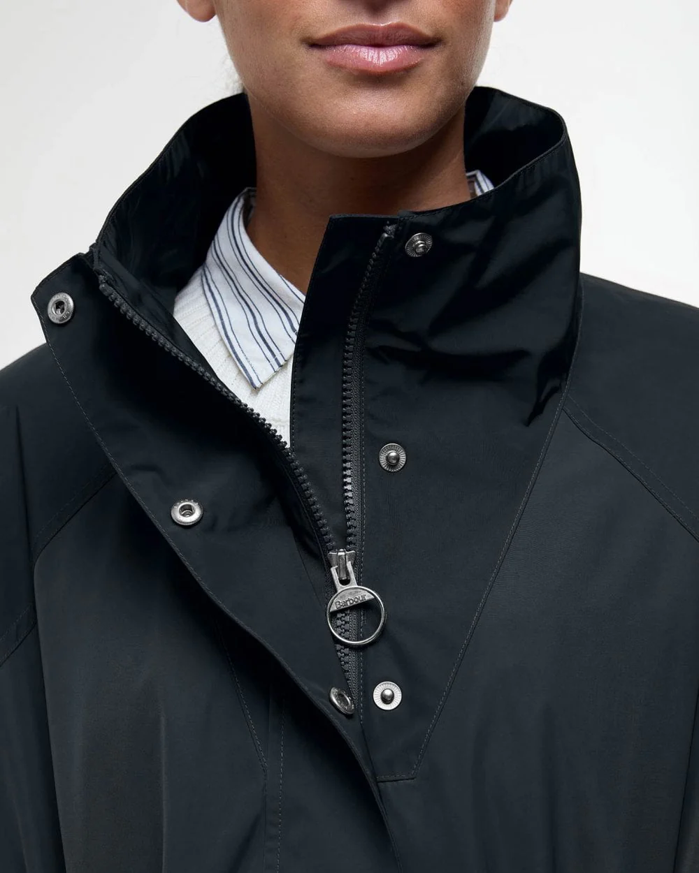 Barbour Suri Womens Showerproof Jacket - Black/Safari Dress Tartan - Image 3