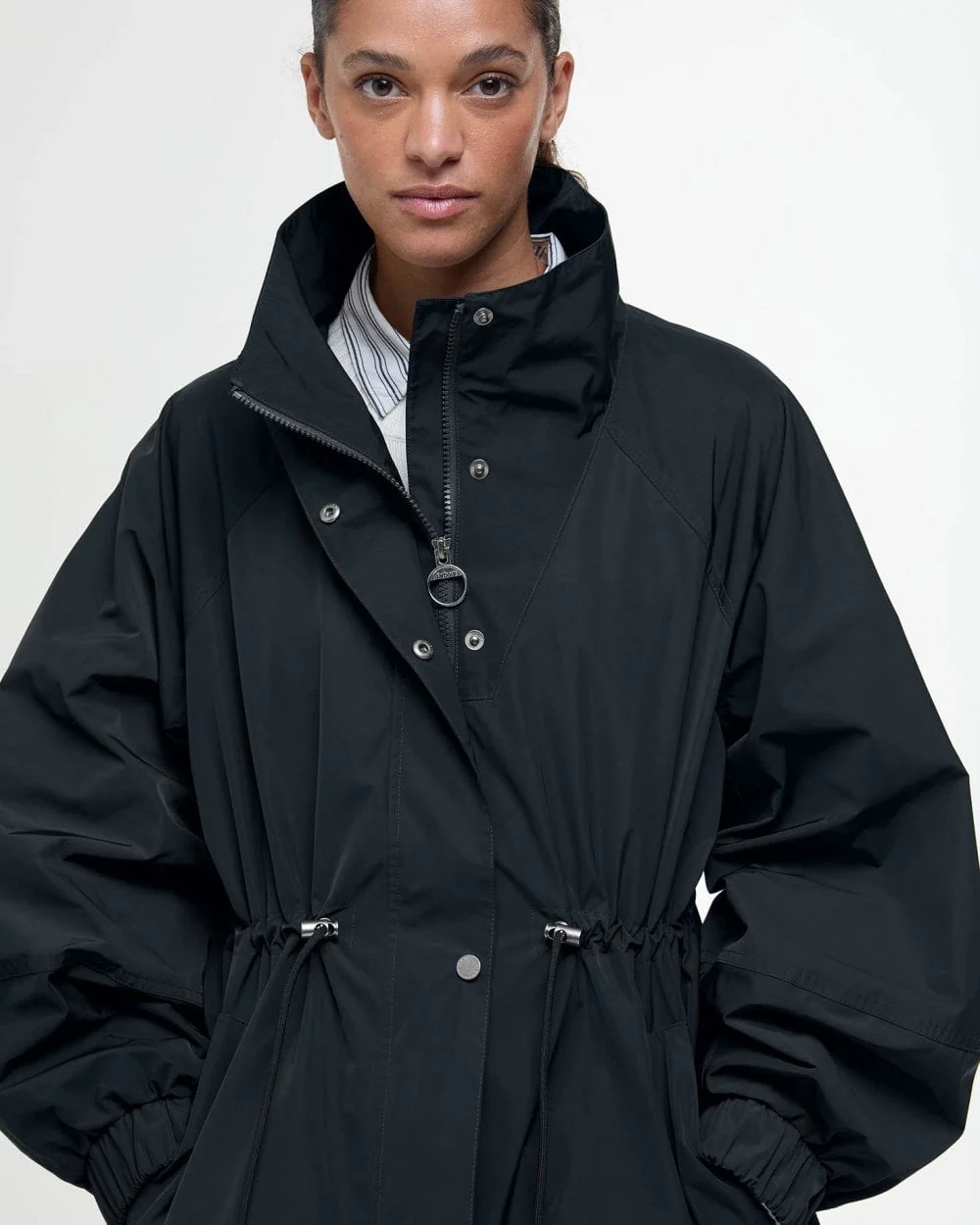 Barbour Suri Womens Showerproof Jacket - Black/Safari Dress Tartan - Image 4