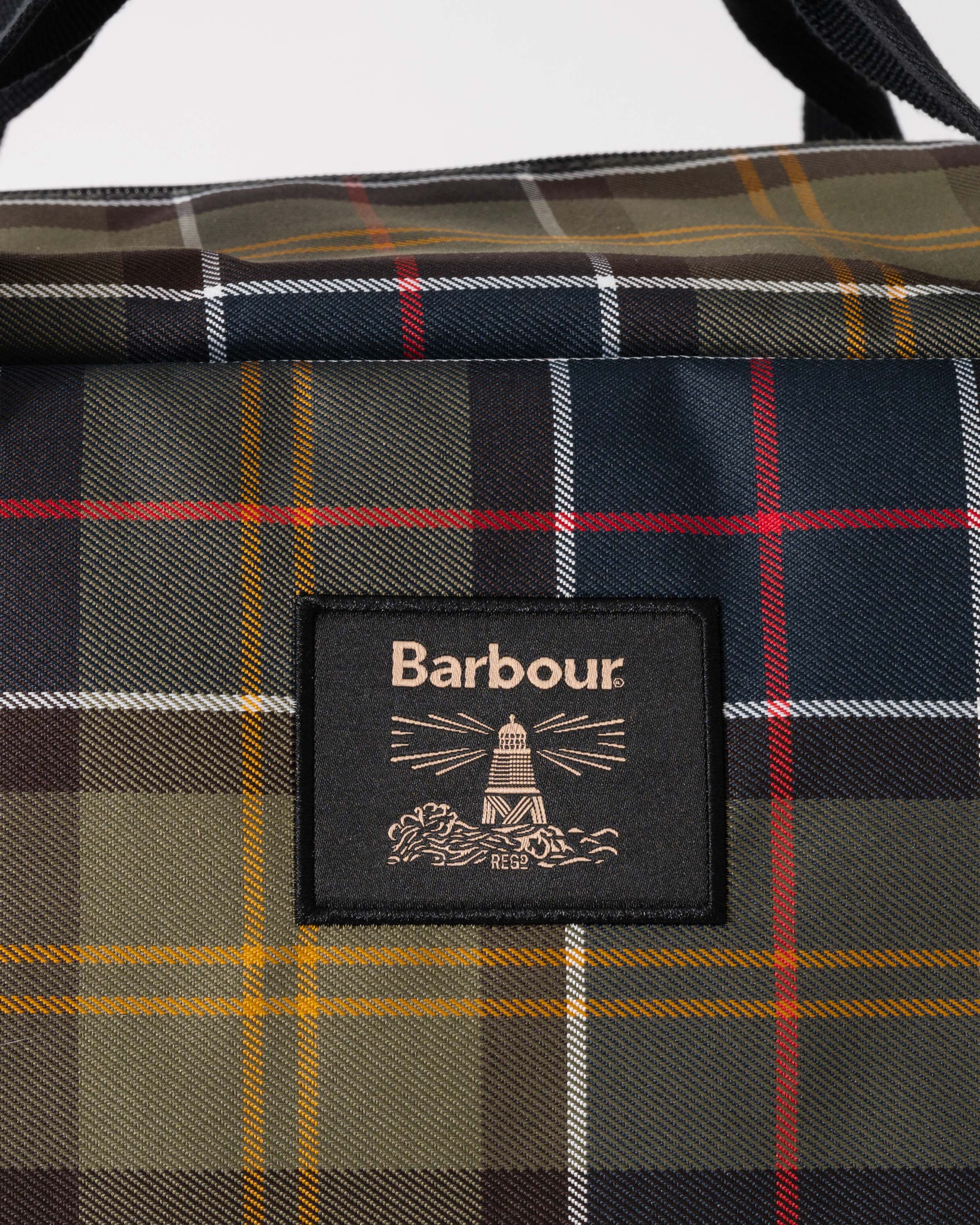 Barbour Torridon Unisex Tartan Holdall - Classic Tartan/Black - Image 7