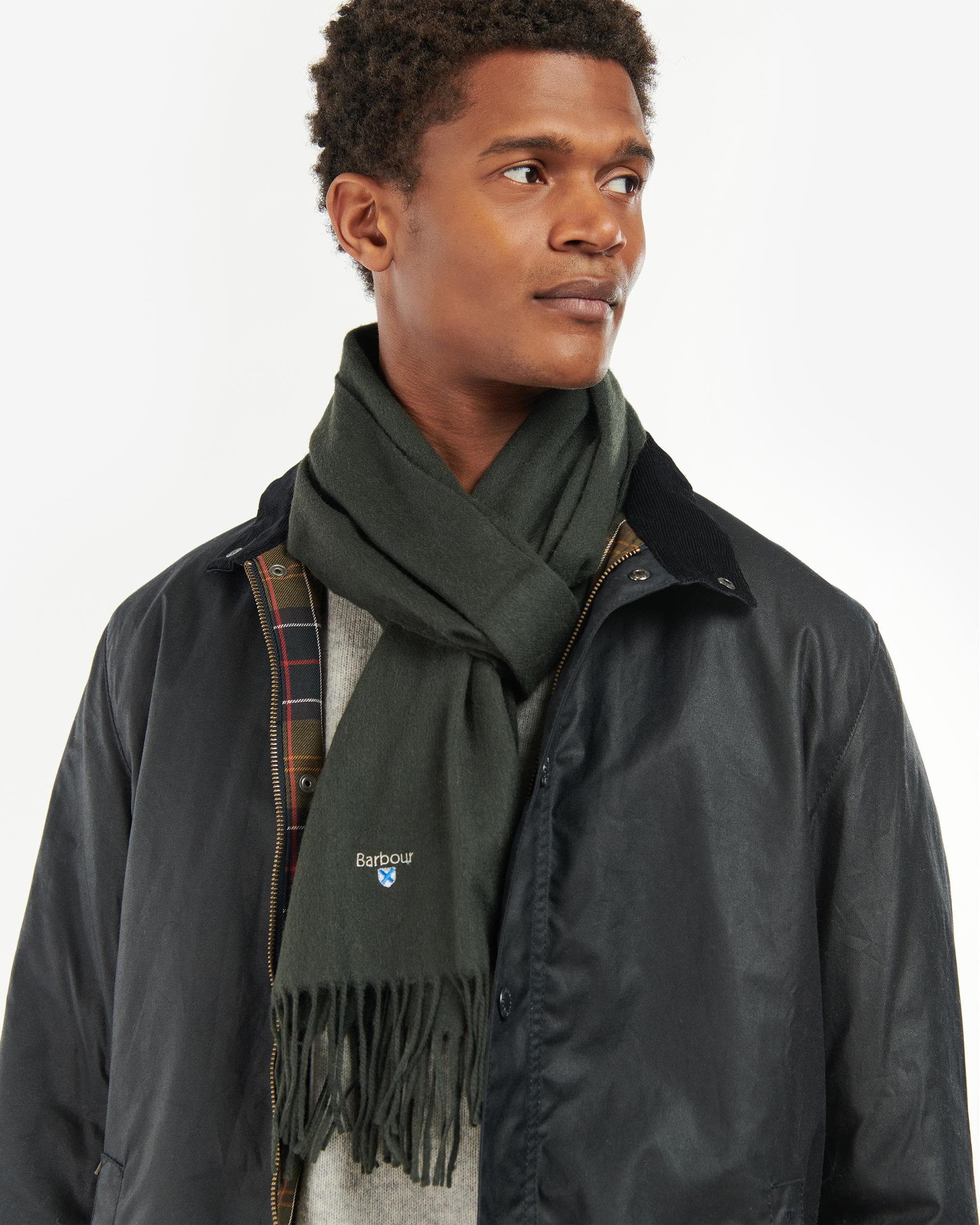 Barbour Unisex Plain Lambswool Scarf - Forest Green - Image 2