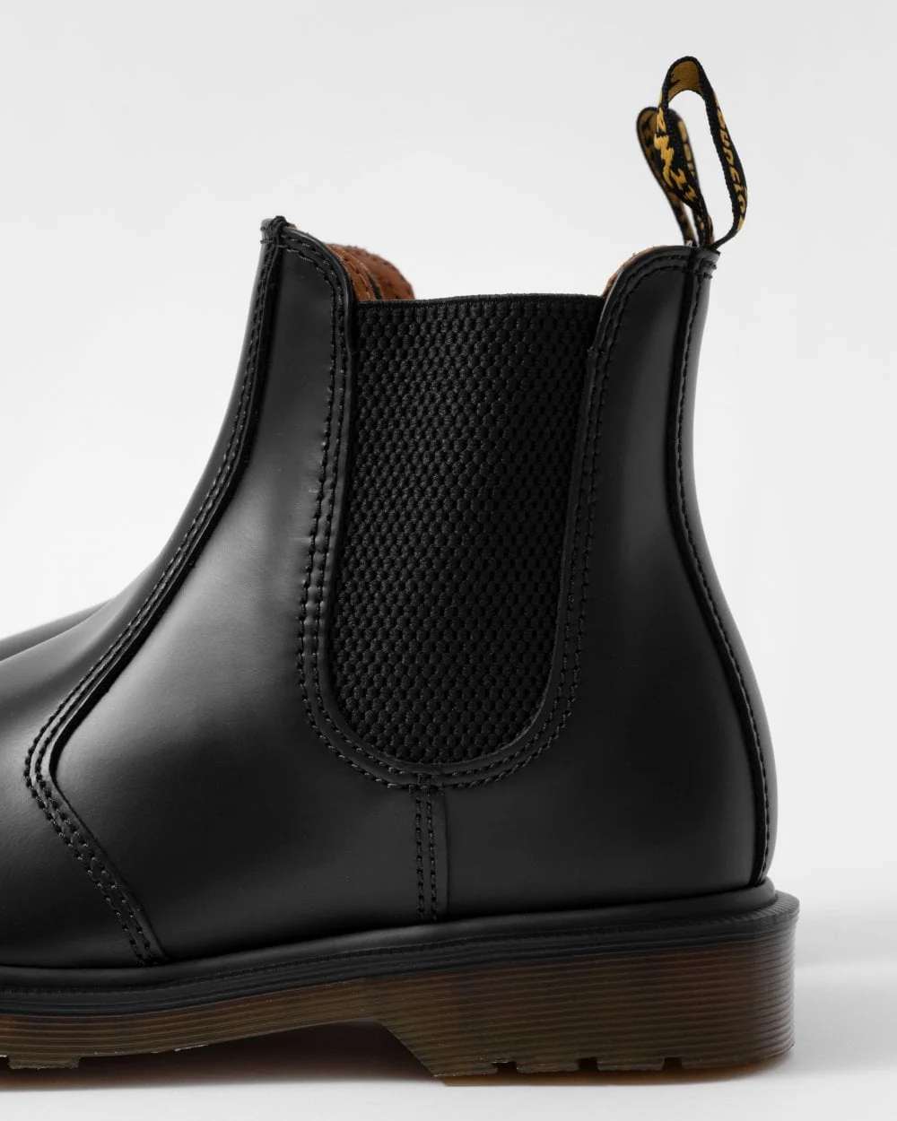 Dr Martens 2976 Smooth Unisex Chelsea Boot - Image 4