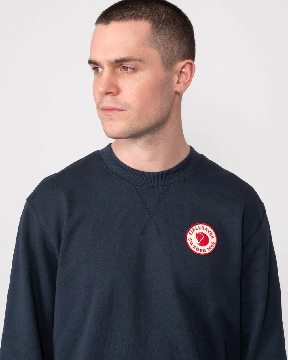 Fjallraven 1960 Logo Badge Mens Sweatshirt - Dark Navy 555 - Image 2
