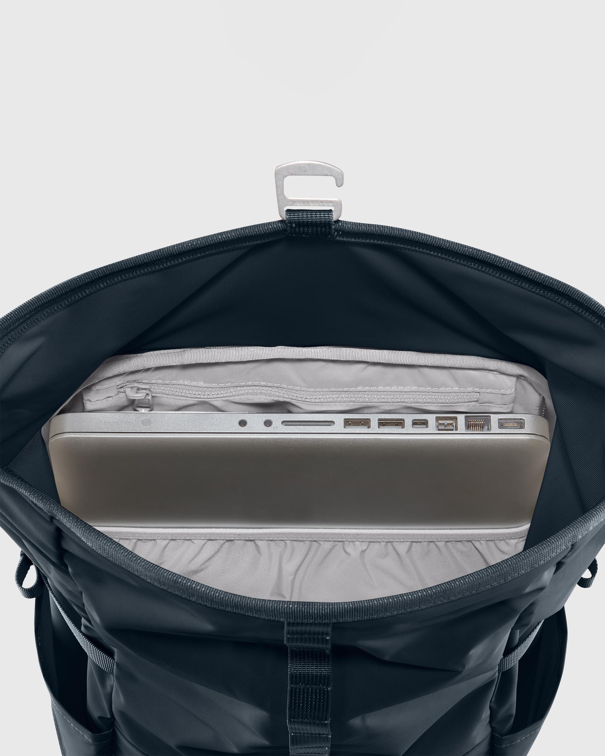 Fjallraven High Coast Unisex Foldsack - Navy 560 - Image 9