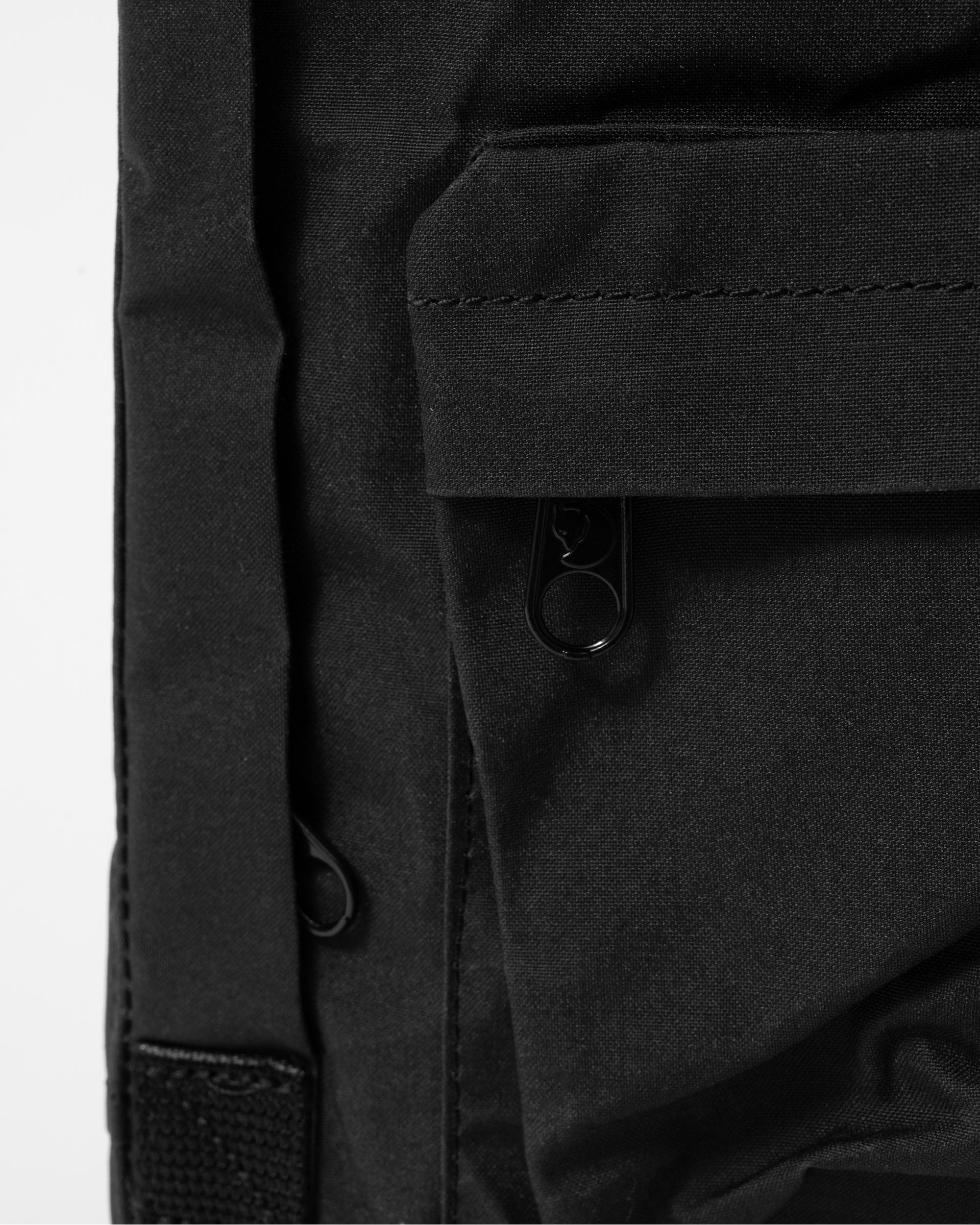 Fjallraven Kanken Classic Unisex Backpack - Black 550 - Image 5