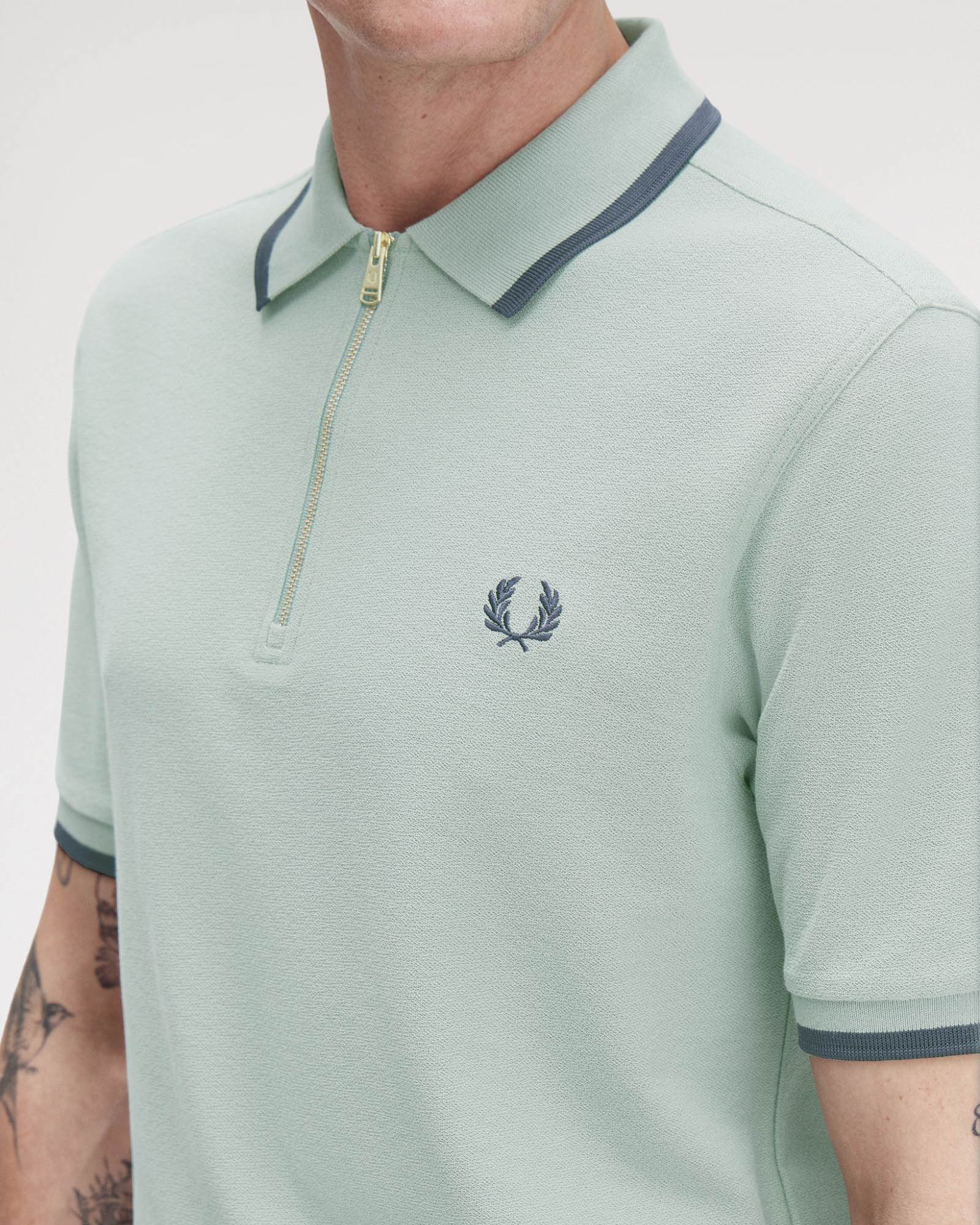 Fred Perry Mens Crepe Pique Polo Shirt - Bay Leaf Z16 - Image 3