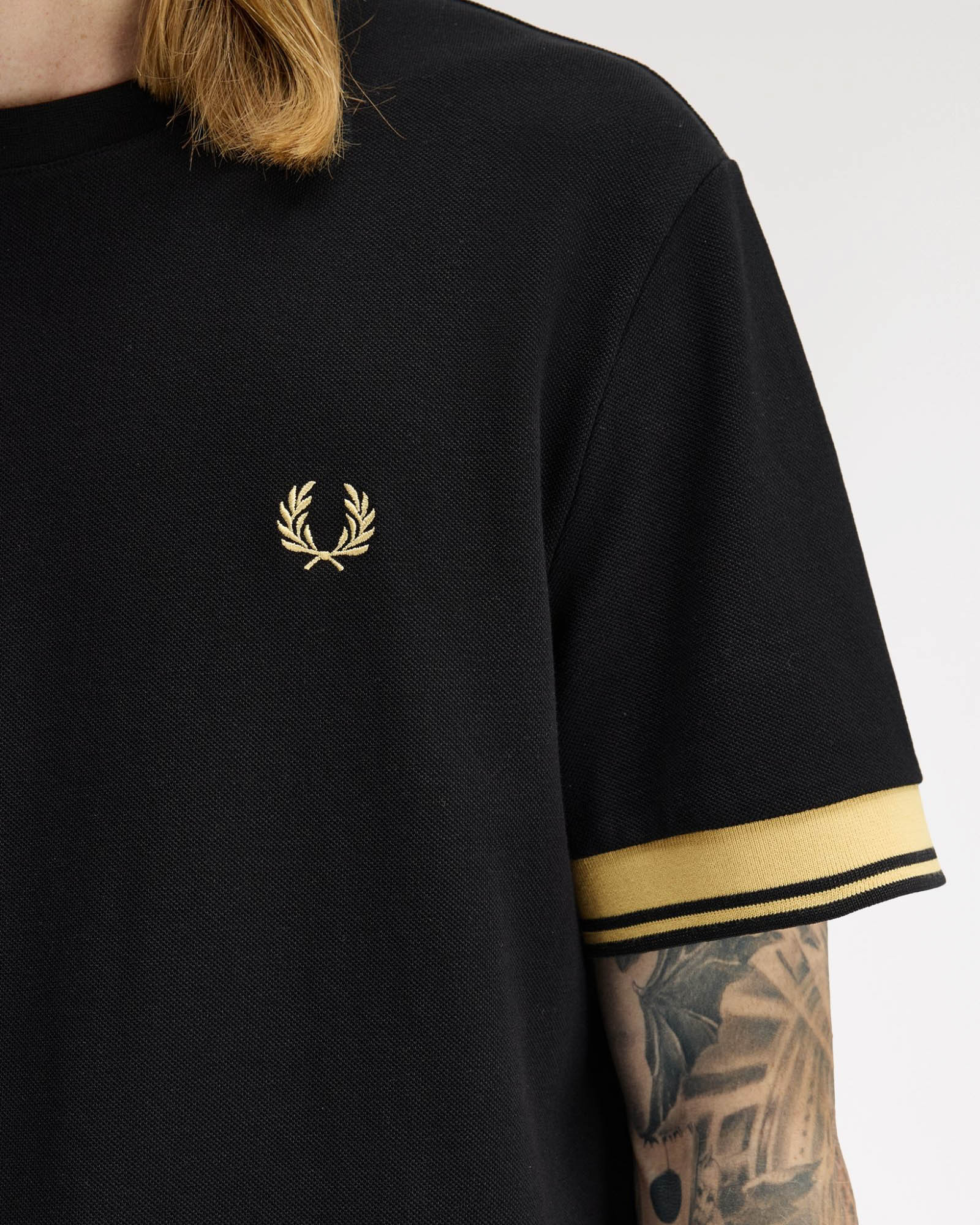 Fred Perry Mens Twin Tipped Cuff T-Shirt - Black/Champagne 90A - Image 2