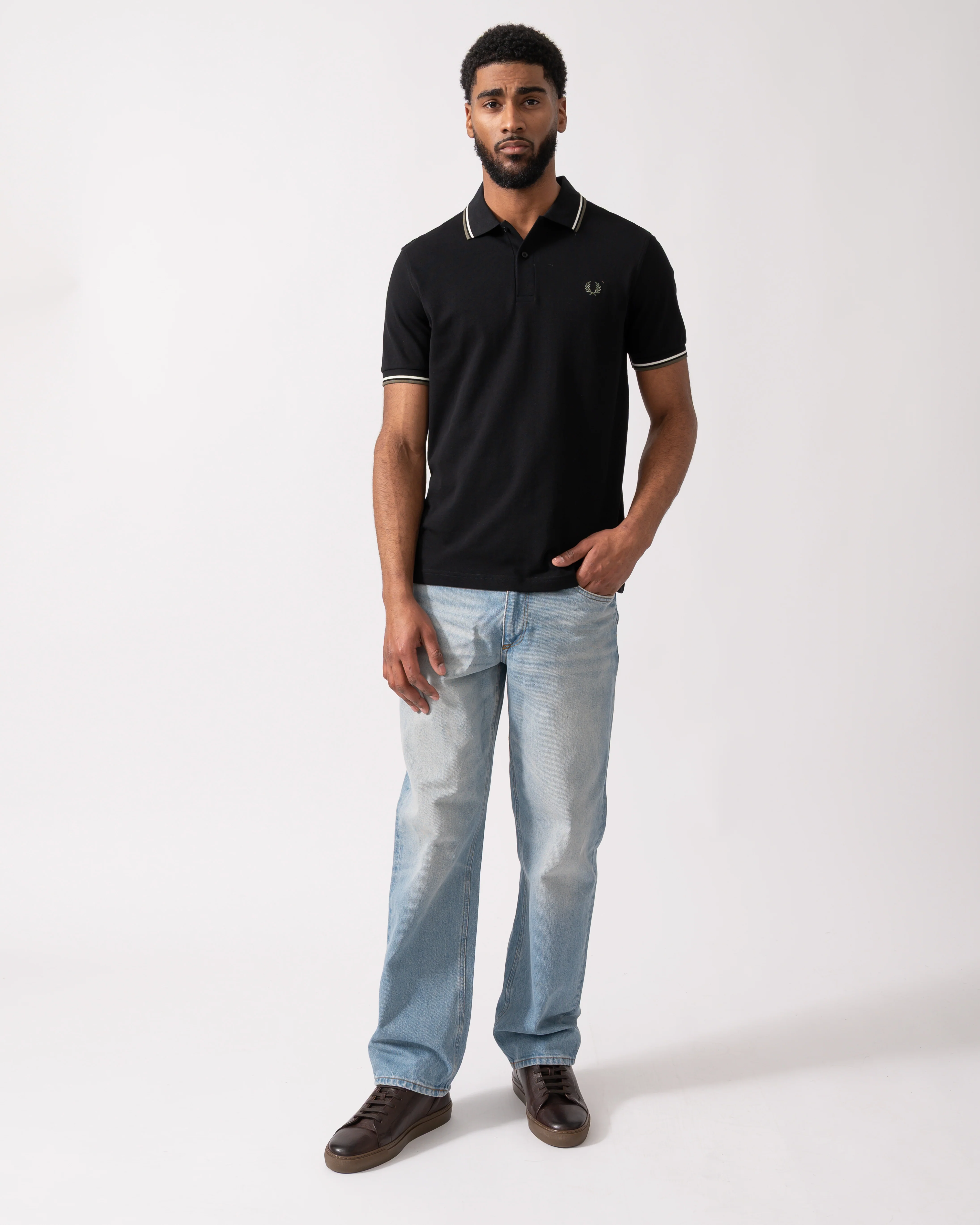 Fred Perry Mens Twin Tipped Signature Polo Shirt - Black/Ecru/Laurel Wreath Green W54 - Image 2