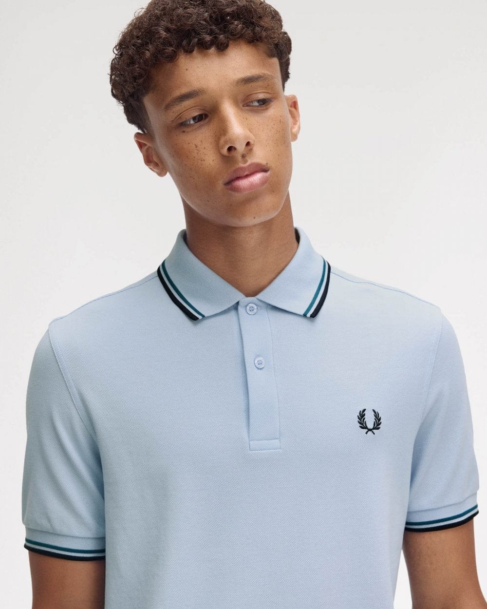 Fred Perry Mens Twin Tipped Signature Polo Shirt Pre A/W 25 - Light Smoke/Petrol Blue/Navy Y58 - Image 3