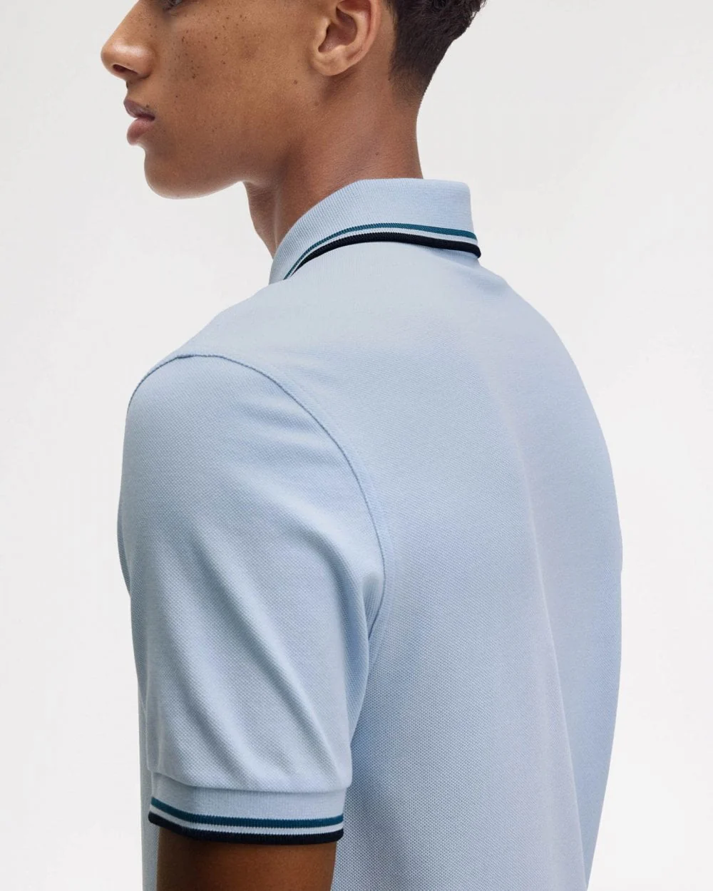 Fred Perry Mens Twin Tipped Signature Polo Shirt Pre A/W 25 - Light Smoke/Petrol Blue/Navy Y58 - Image 4