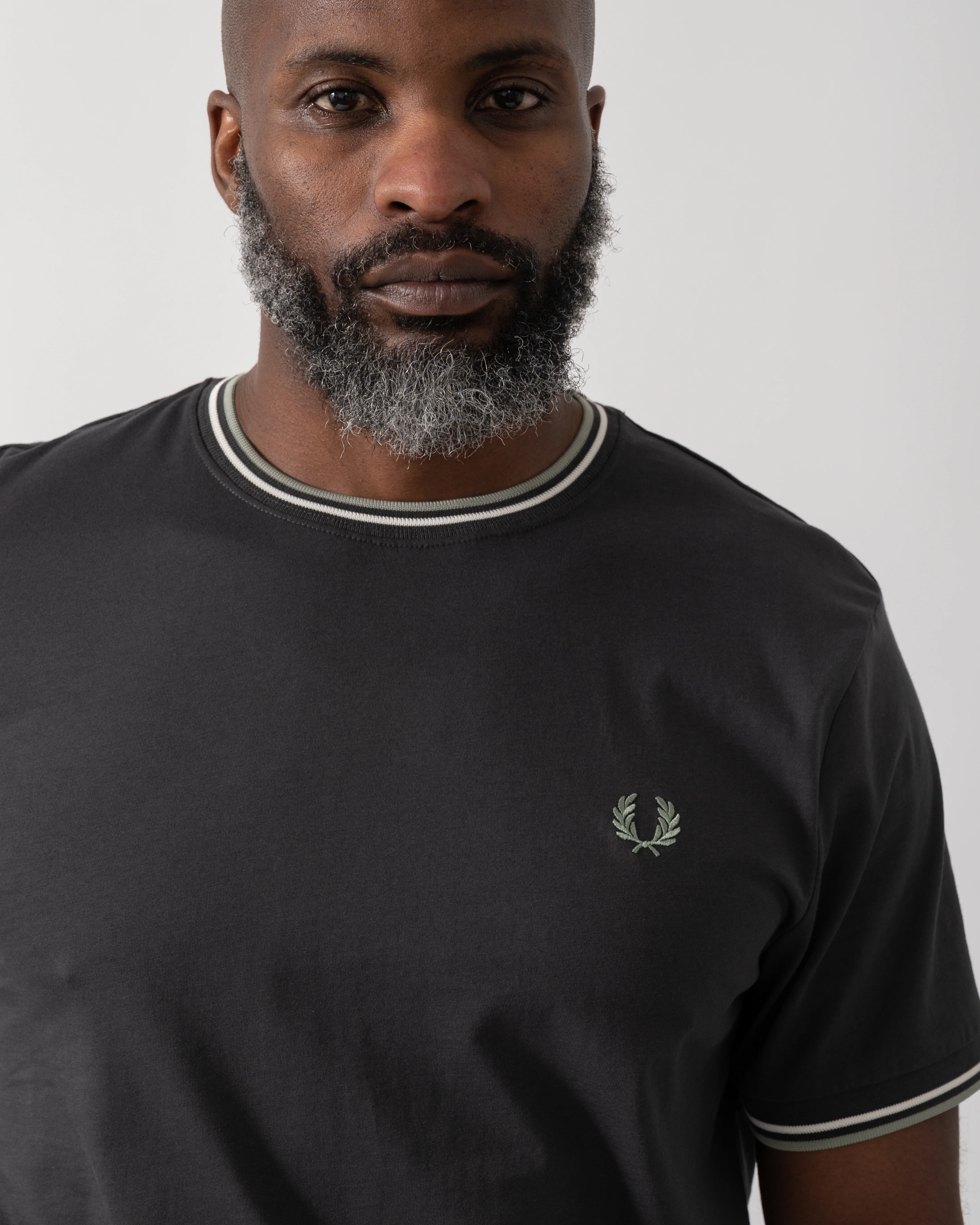 Fred Perry Mens Twin Tipped T-Shirt - Anchor Grey/Ecru/Seagrass 87A - Image 3
