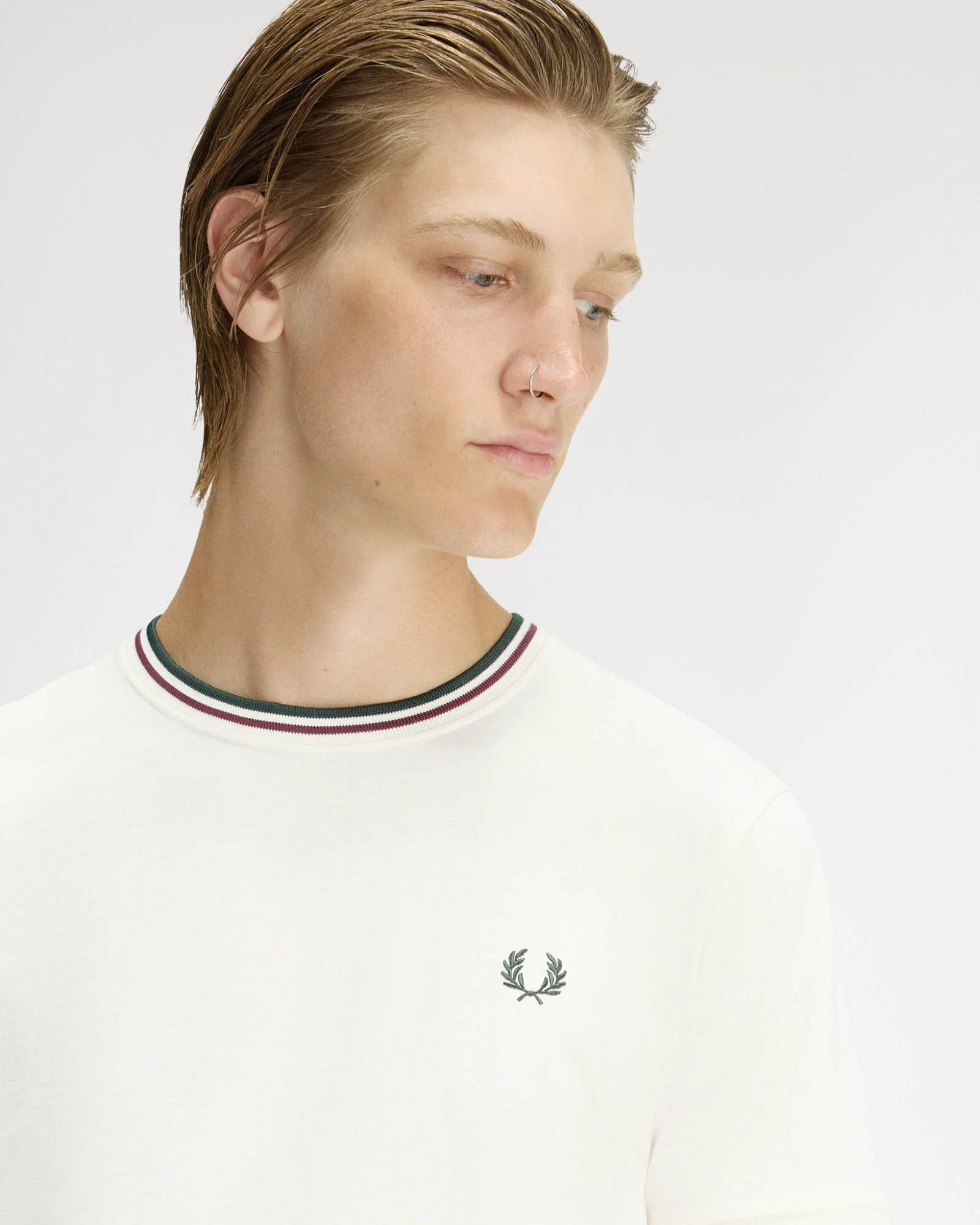 Fred Perry Mens Twin Tipped T-Shirt - Ecru/Oxblood/Grassroots 84A - Image 4