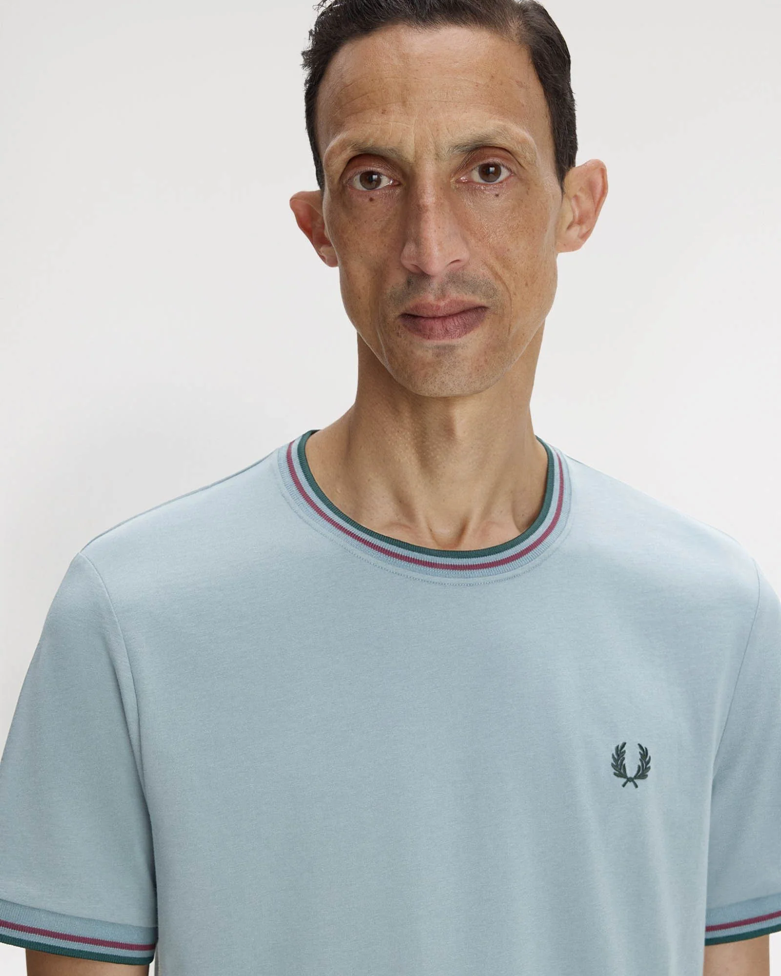 Fred Perry Mens Twin Tipped T-Shirt - Stockport Blue/Oxblood/Grassroots 98A - Image 2
