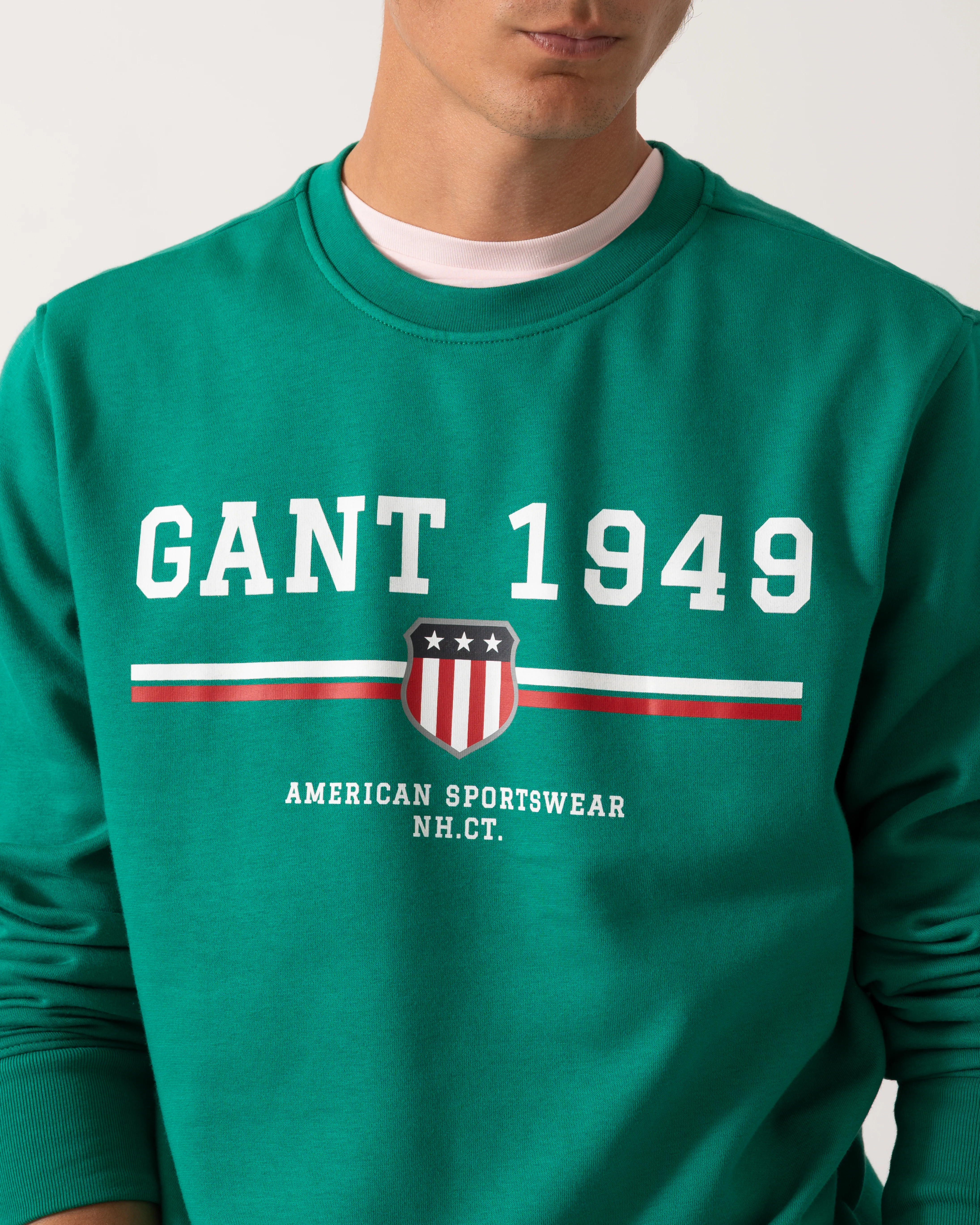 GANT Mens 1949 Graphic Crew Neck Sweatshirt - 322 Deep Green - Image 2