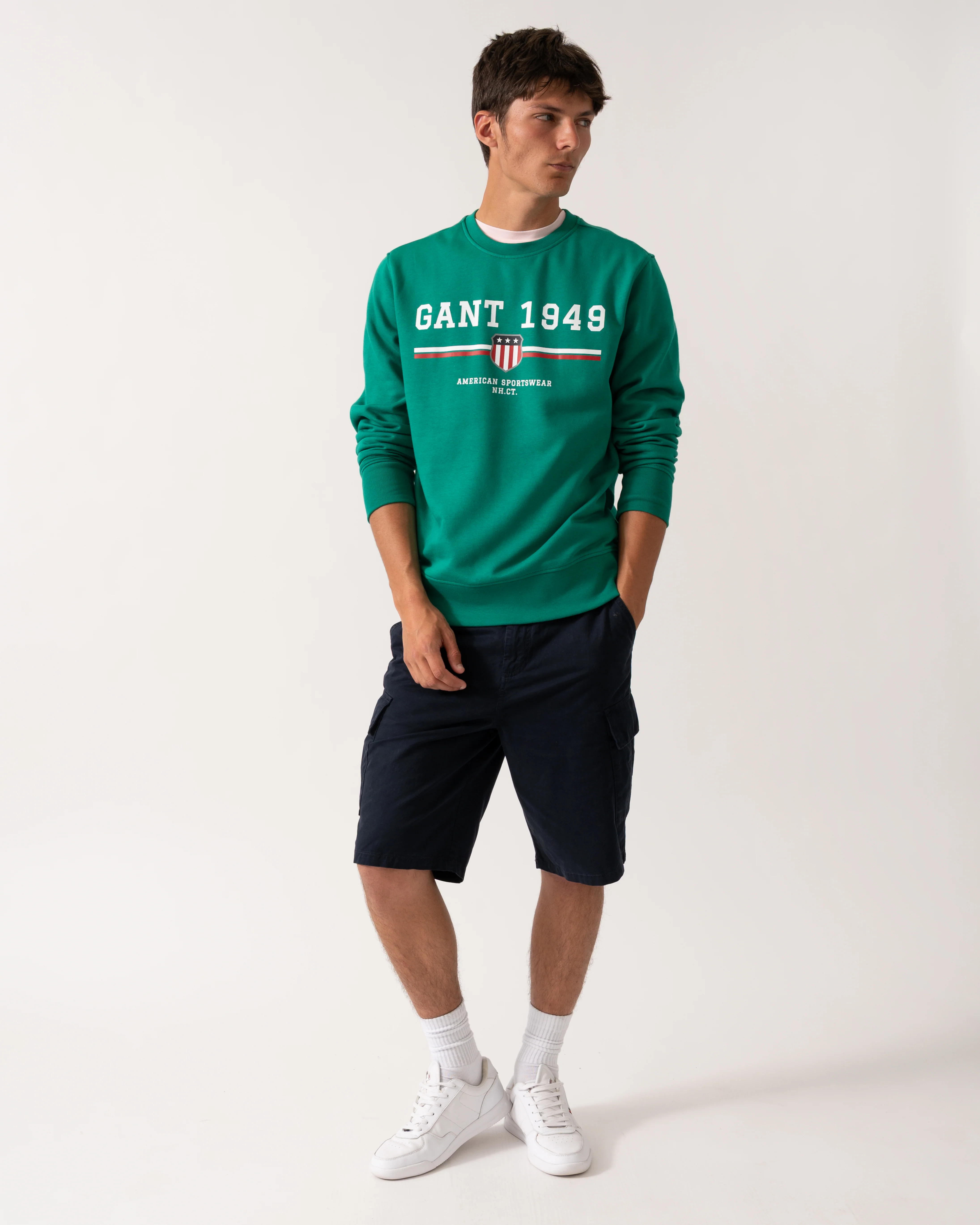 GANT Mens 1949 Graphic Crew Neck Sweatshirt - 322 Deep Green - Image 3