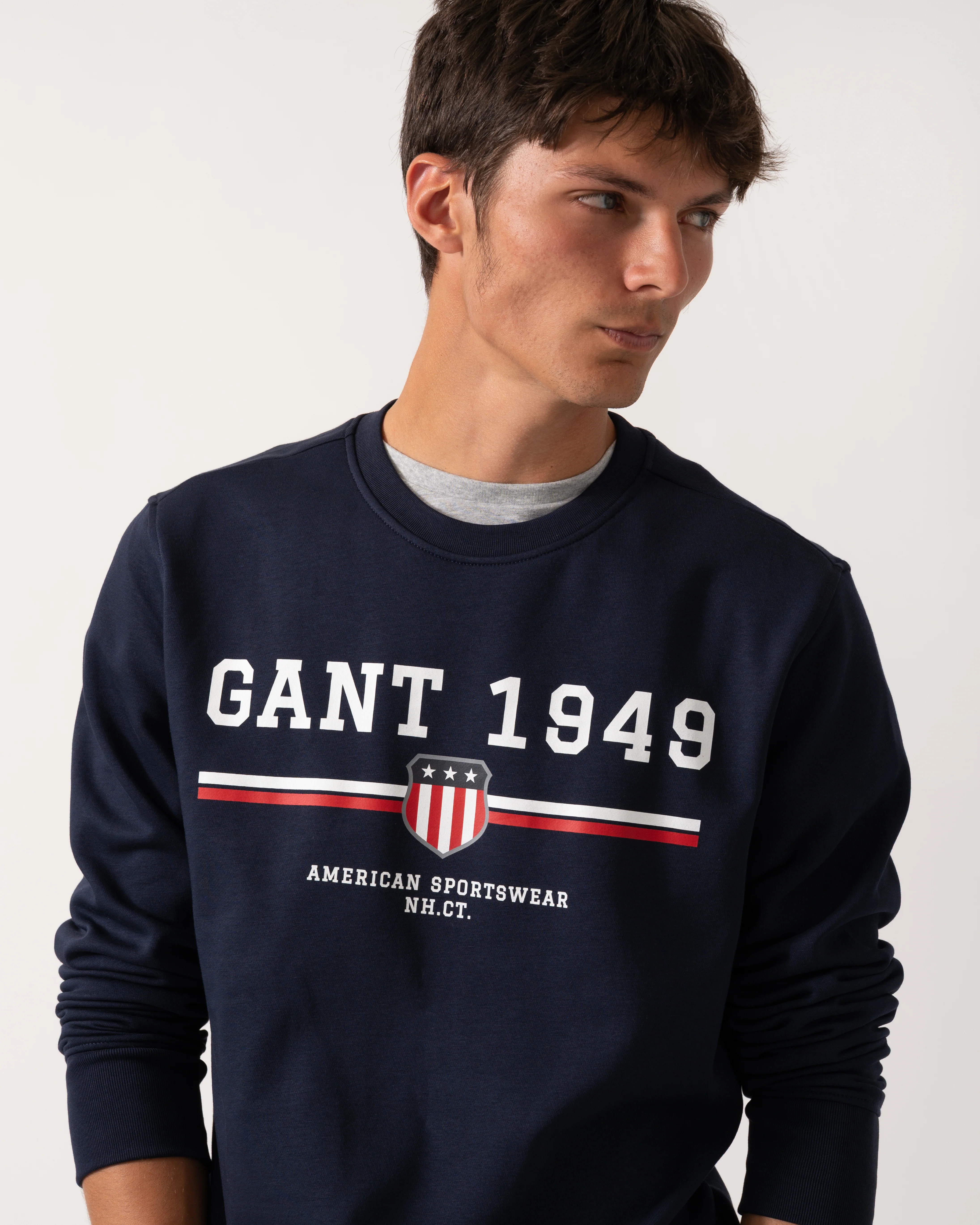 GANT Mens 1949 Graphic Crew Neck Sweatshirt - 433 Evening Blue - Image 2