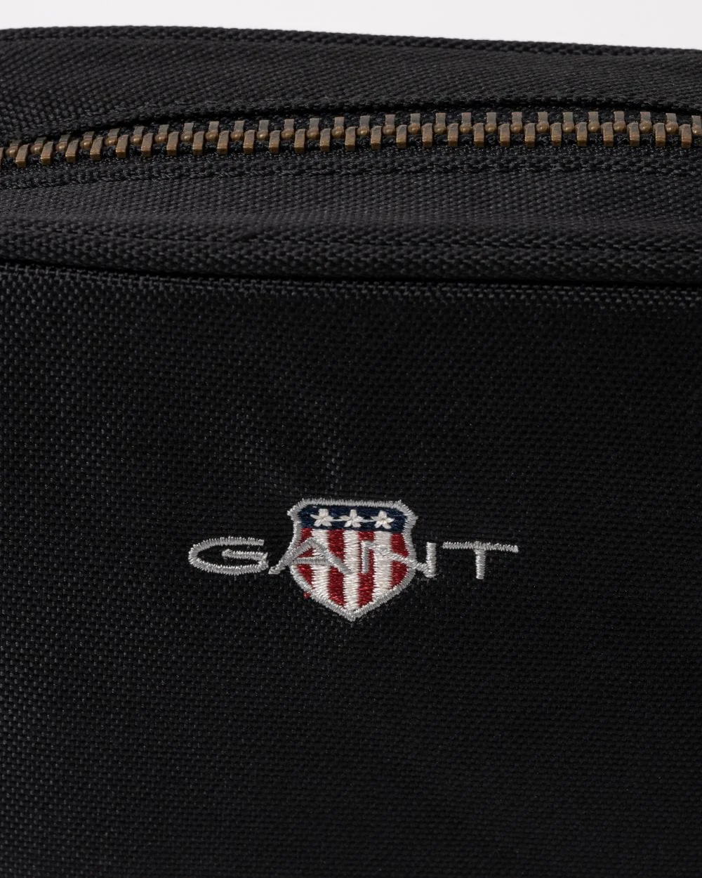 GANT Mens Archive Shield Shoulder Bag - Image 2