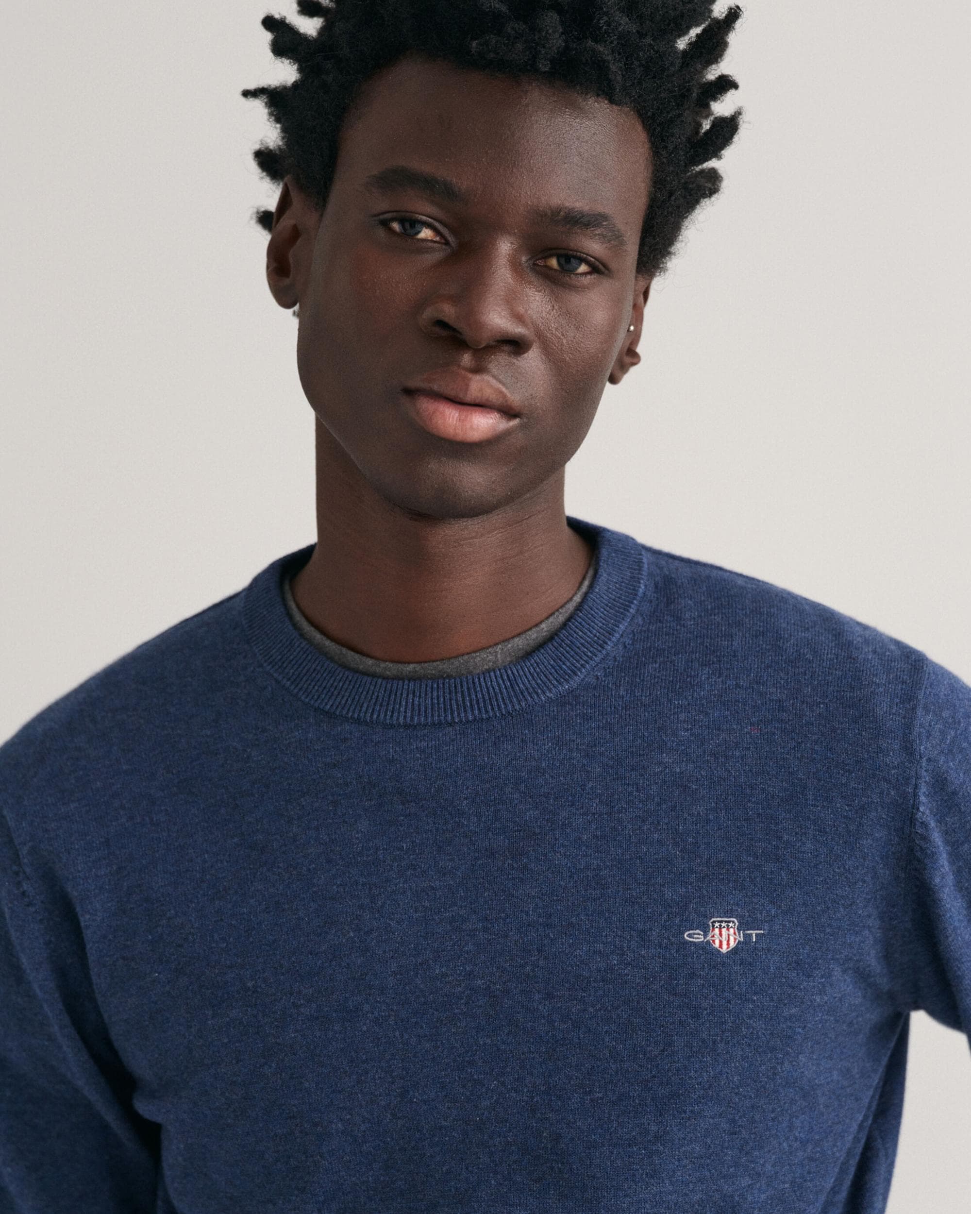 GANT Mens Classic Cotton Crew Neck Jumper - 902 Dark Jeansblue Melange - Image 2