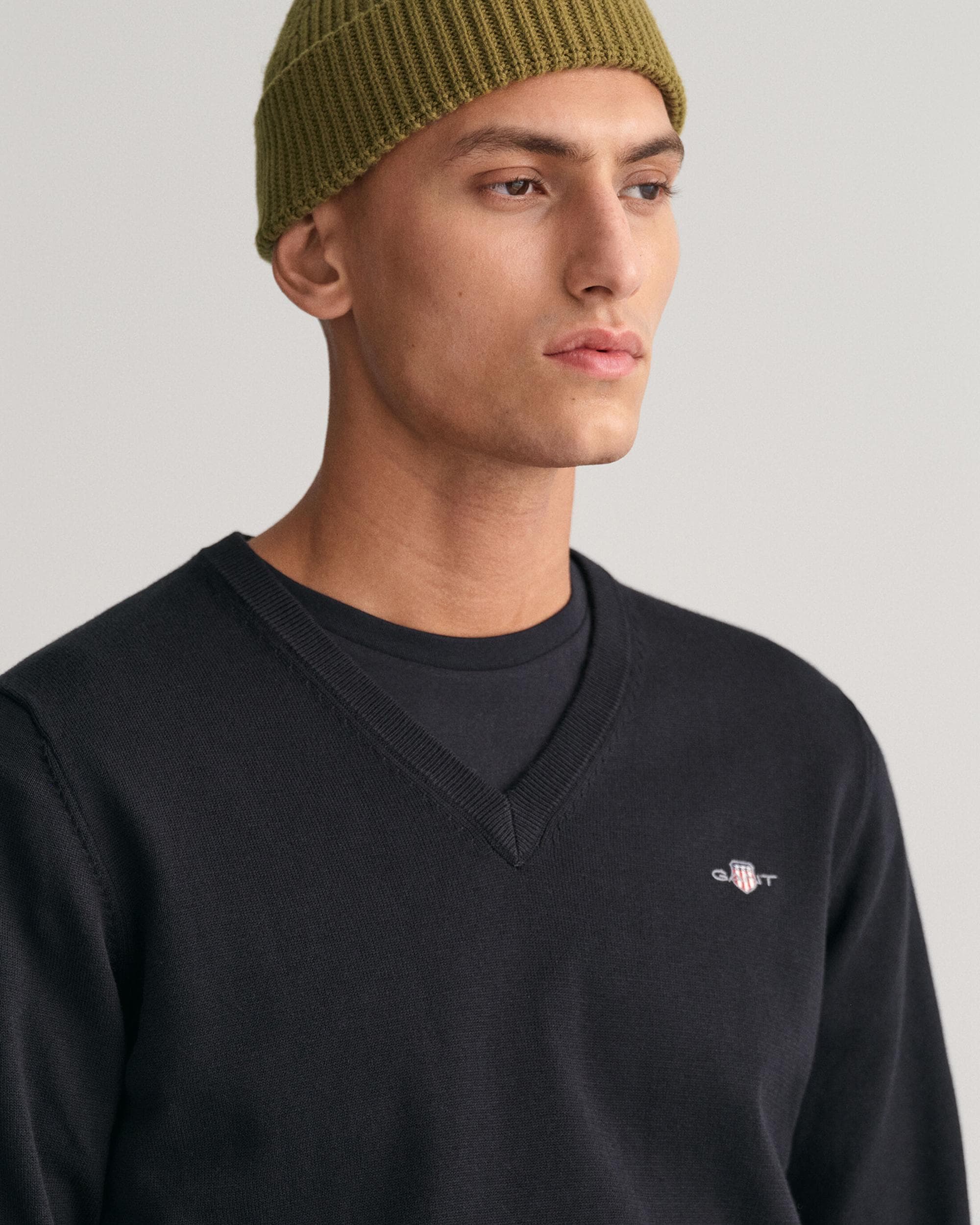 GANT Mens Classic Cotton V-Neck Jumper - 5 Black - Image 3