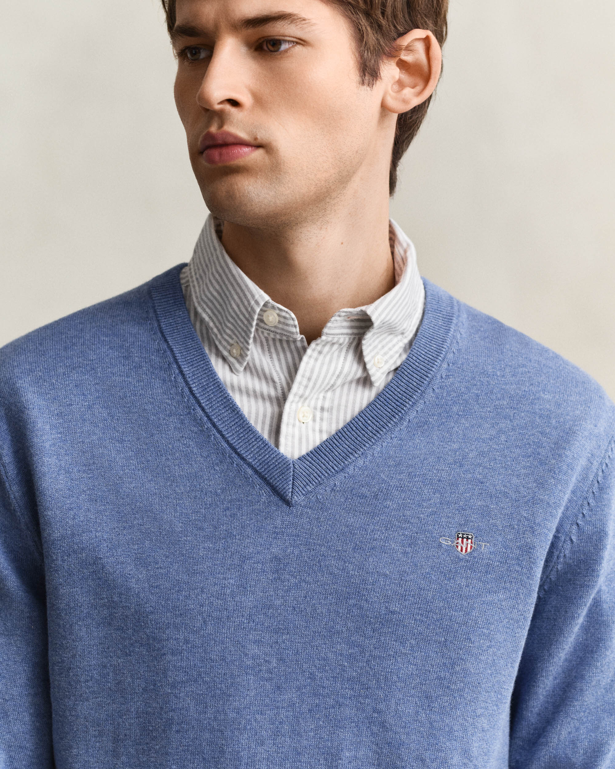 GANT Mens Classic Cotton V-Neck Jumper - 906 Denim Blue Melange - Image 2