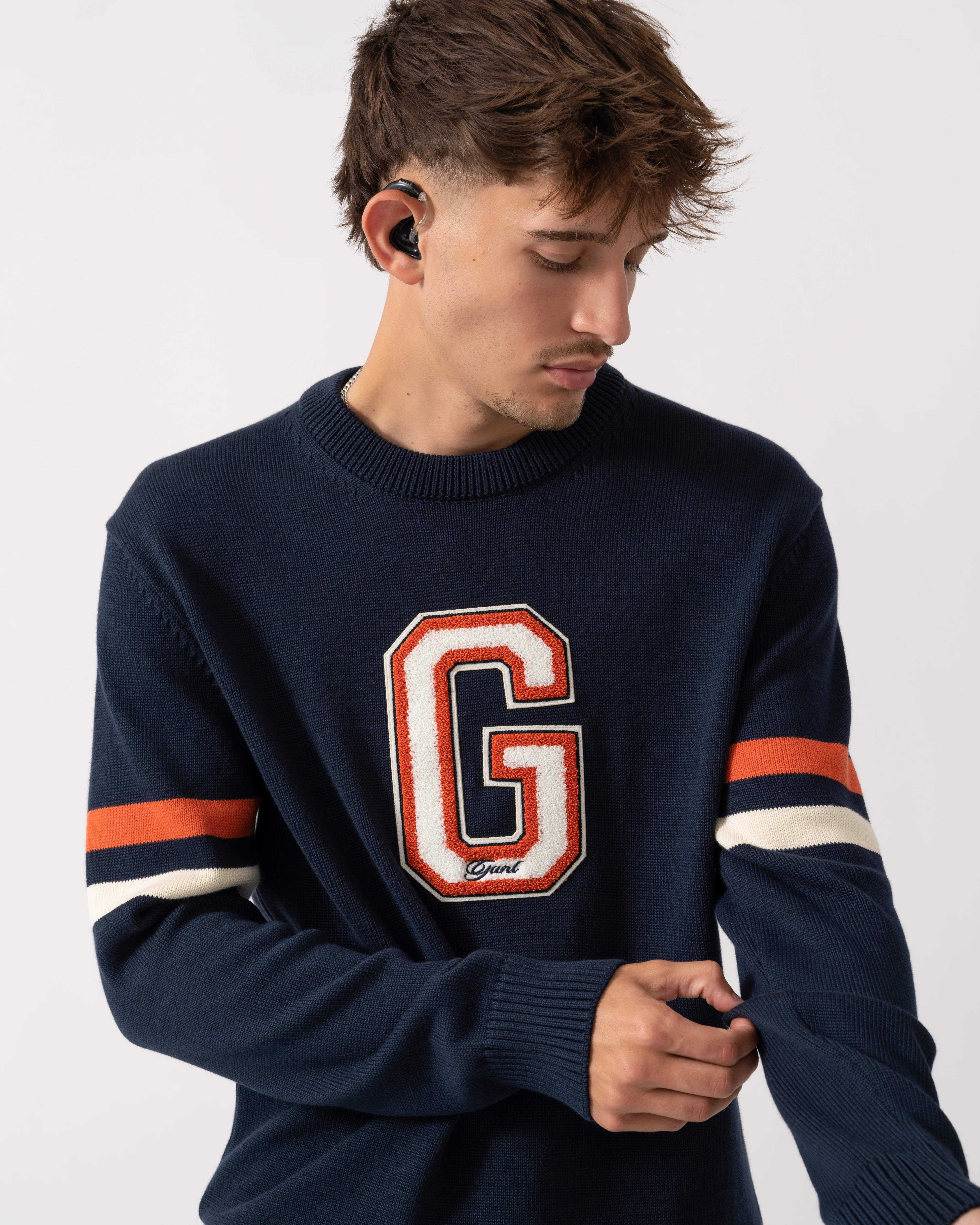 GANT Mens Graphic Badge Crew Neck Jumper - 433 Evening Blue - Image 3