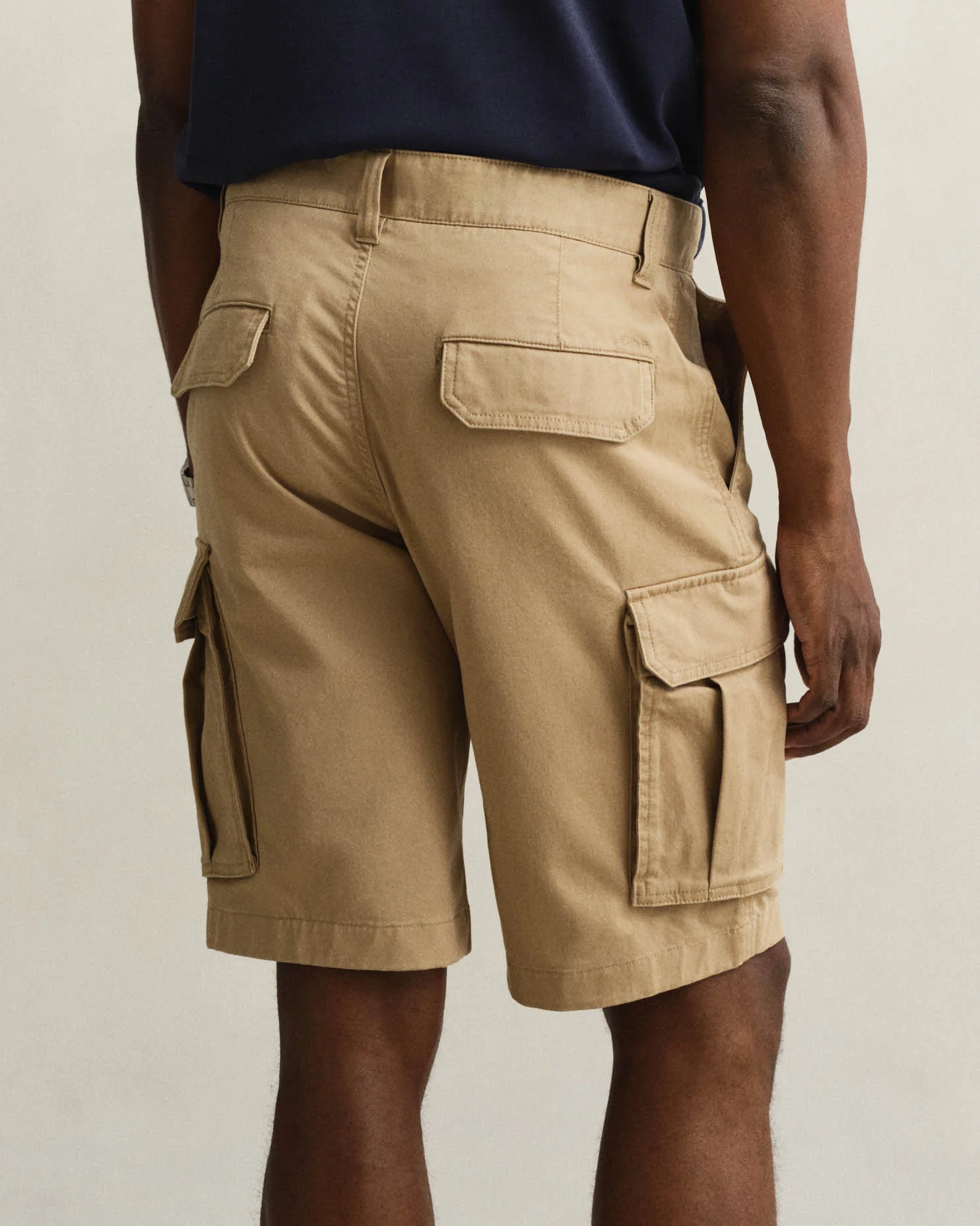 GANT Mens Regular Fit Classic Cargo Shorts - 248 Dark Khaki - Image 3