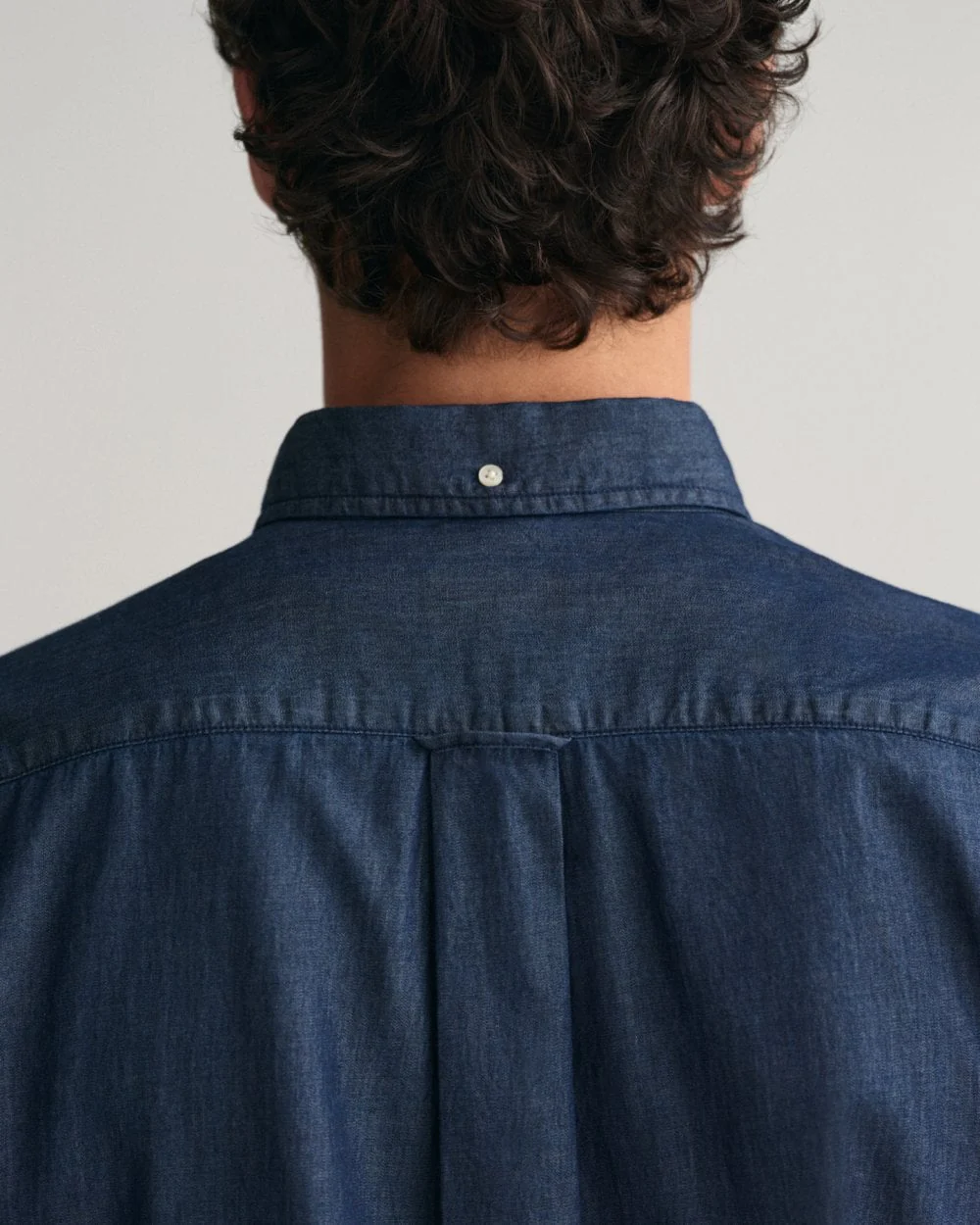 GANT Mens Regular Fit Indigo Shirt - 989 Dark Indigo - Image 2