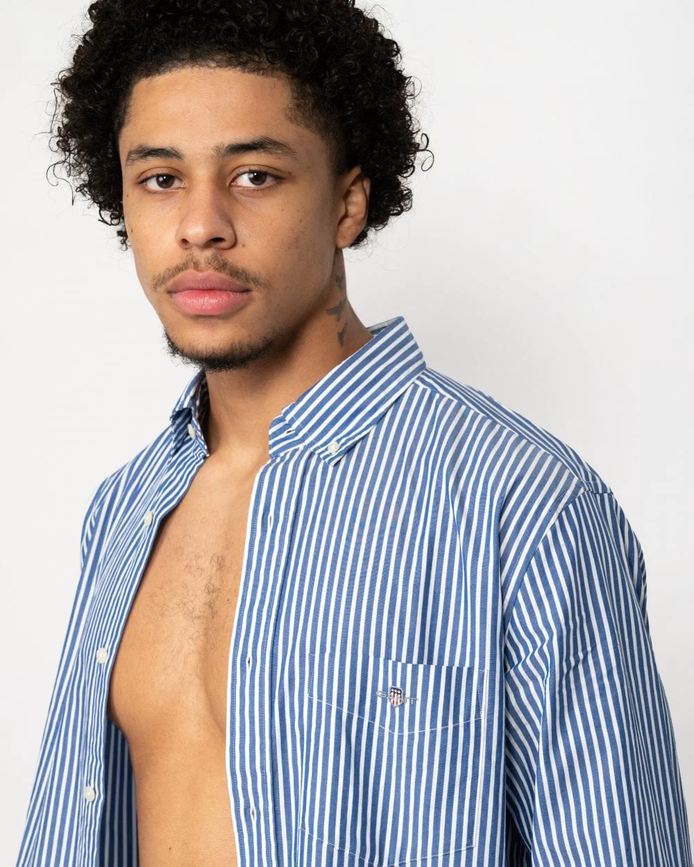 GANT Mens Regular Fit Long Sleeve Poplin Stripe Shirt - 436 College Blue - Image 2