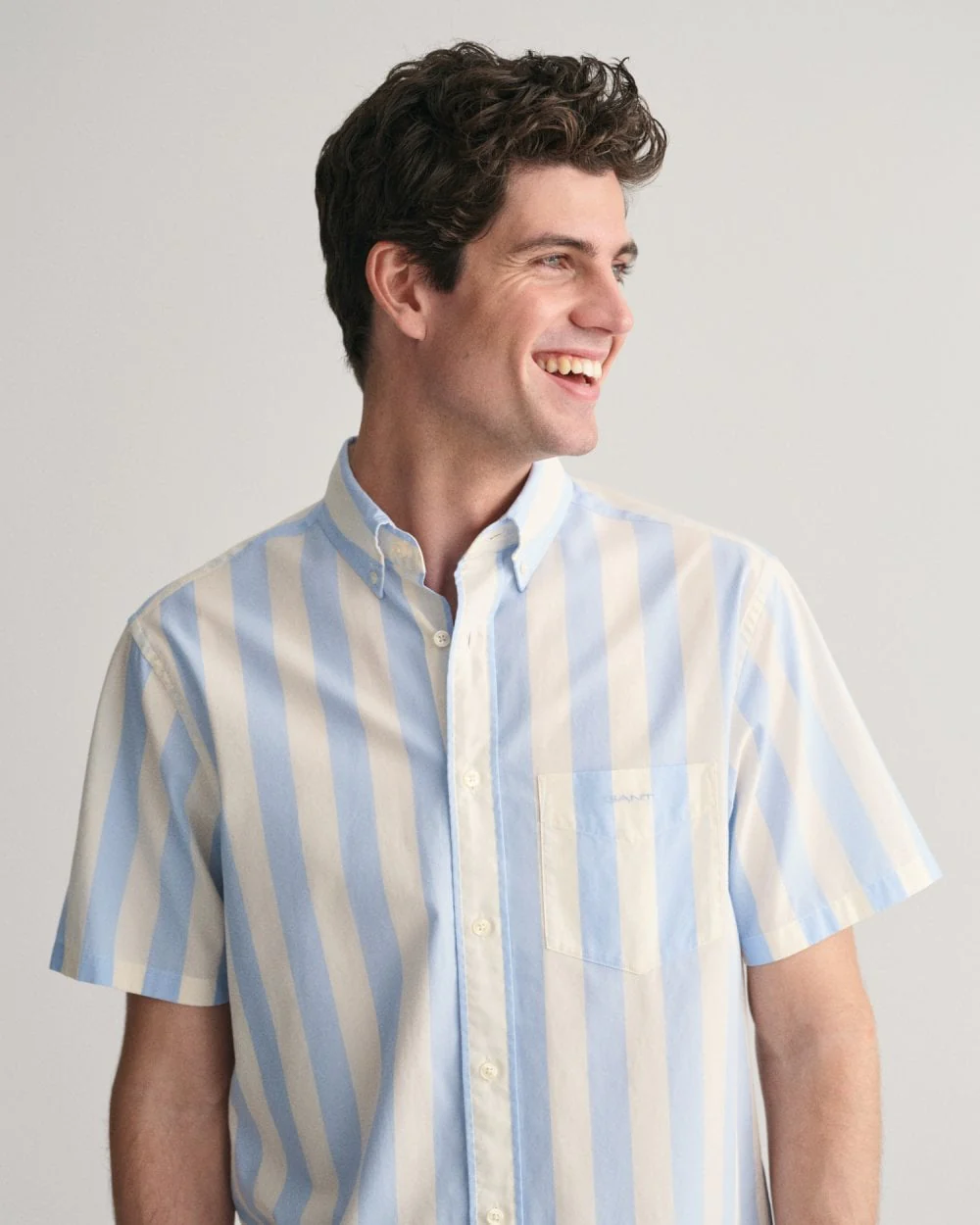 GANT Mens Regular Fit Poplin Parasol Stripe Short Sleeve Shirt - Image 2
